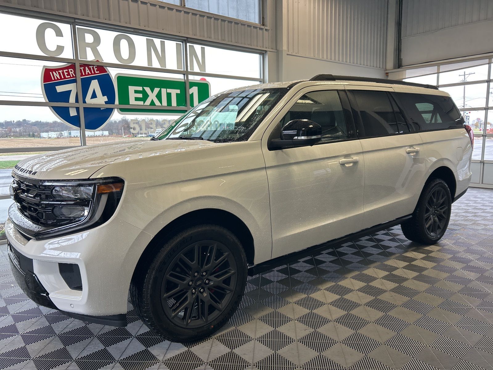 2025 Ford Expedition MAX Platinum photo 3