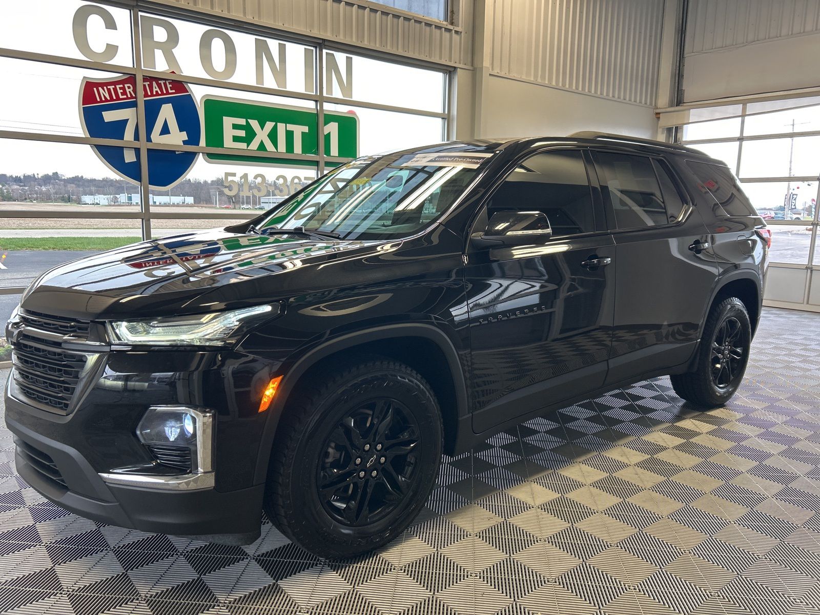 2022 Chevrolet Traverse photo 2