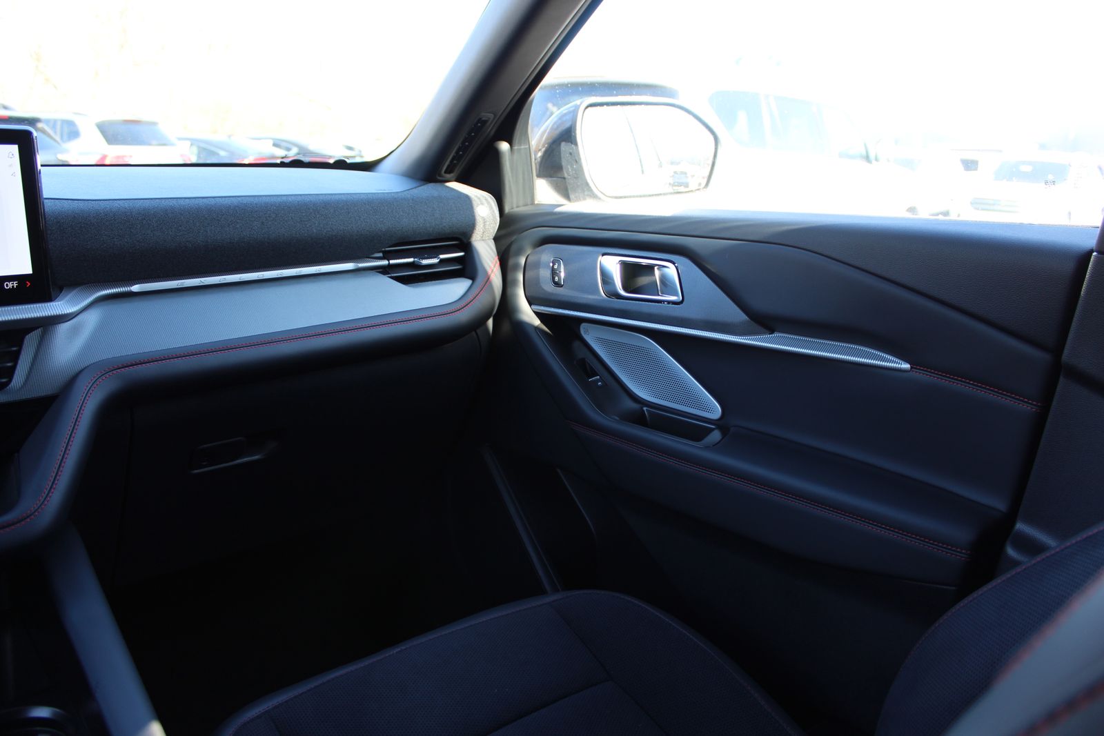 2026 Ford Explorer ST - Photo 11