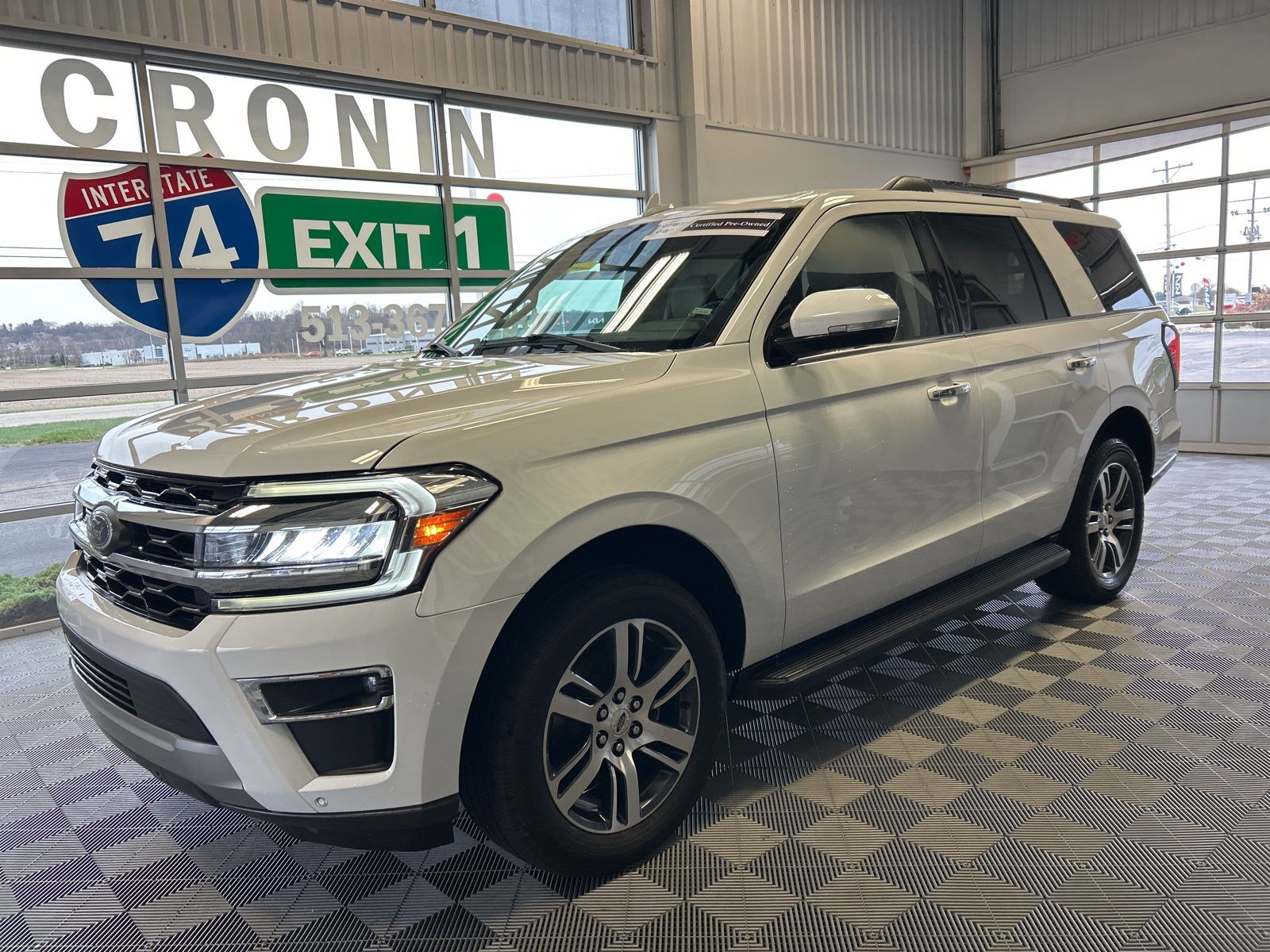 2024 Ford Expedition Limited photo 2