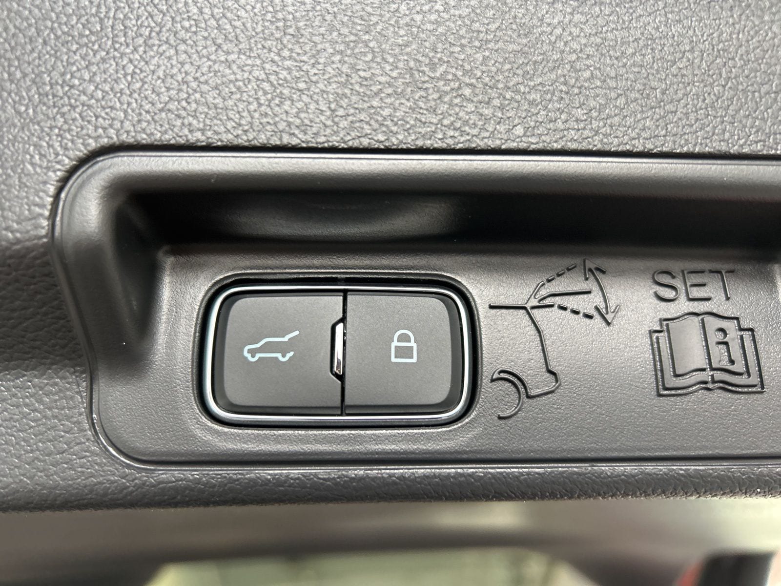 2026 Ford Explorer Platinum - Photo 14