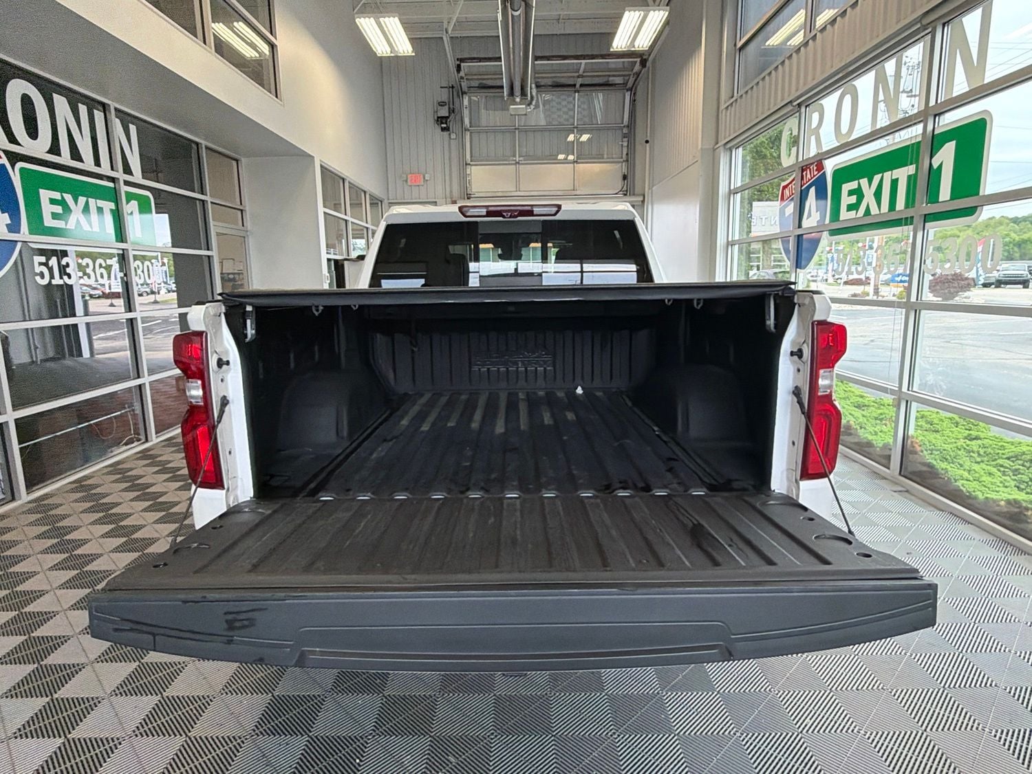 2023 Chevrolet Silverado 1500 High Country - Photo 11