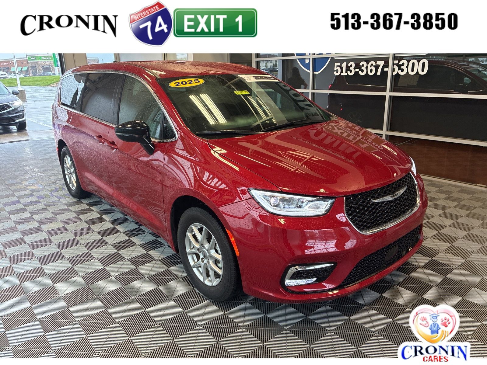 2025 Chrysler Pacifica Select's photo