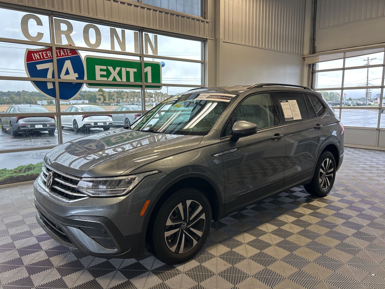2022 Volkswagen Tiguan S photo 2