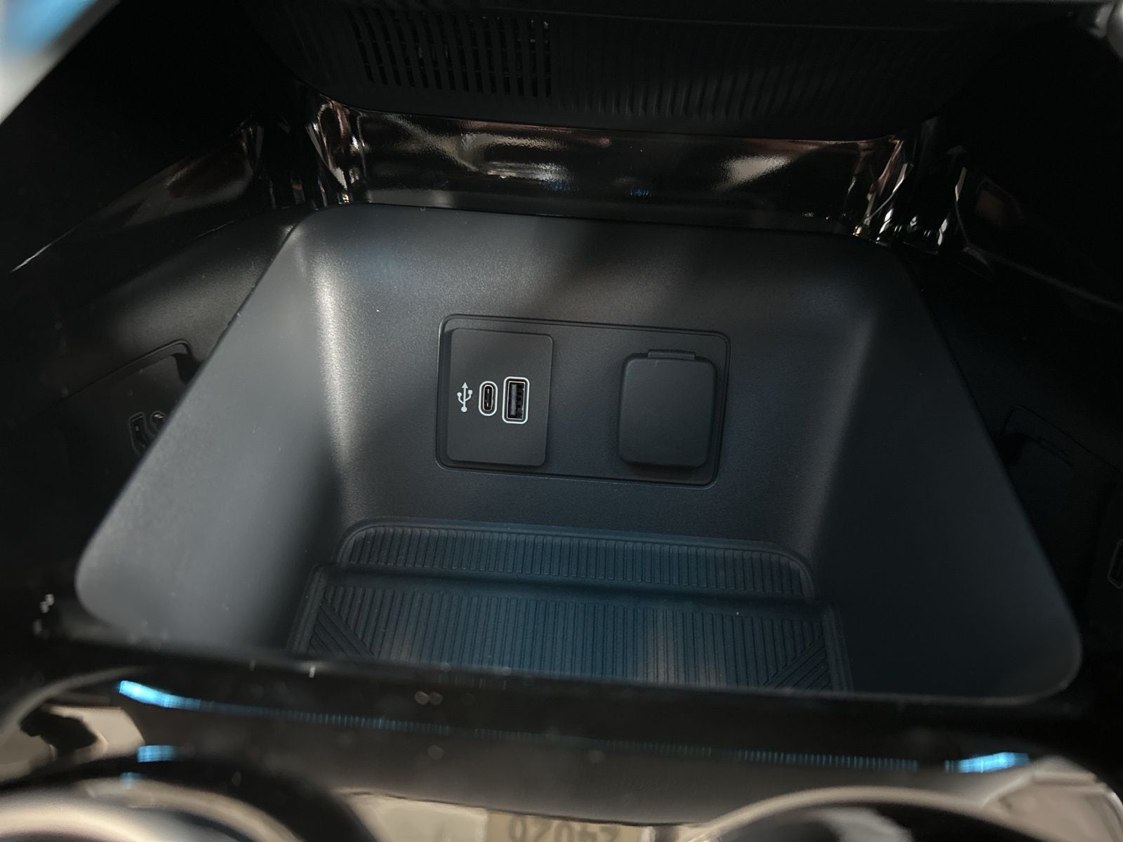 2026 Ford Explorer Platinum - Photo 29