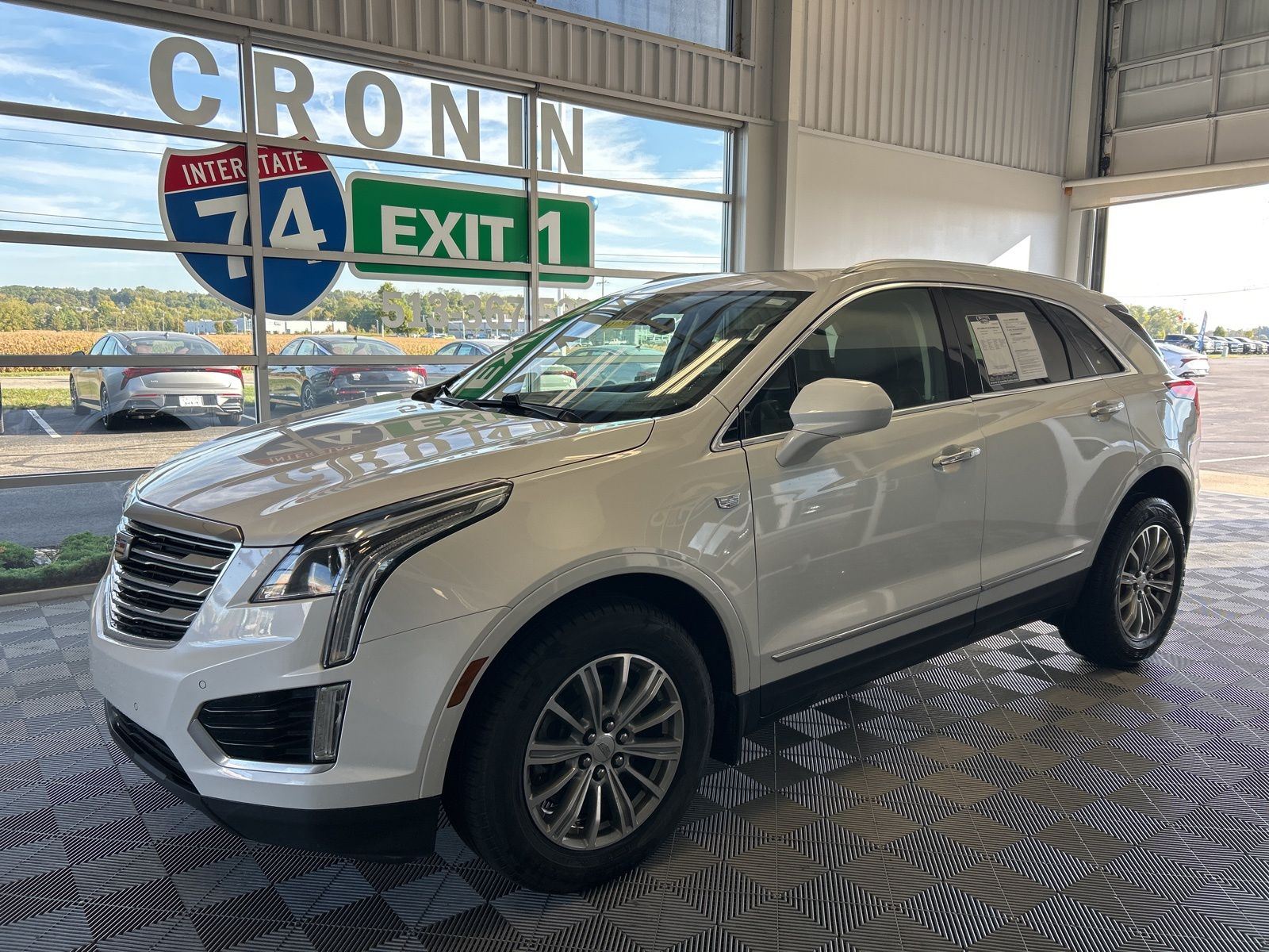 2017 Cadillac XT5 Luxury photo 3