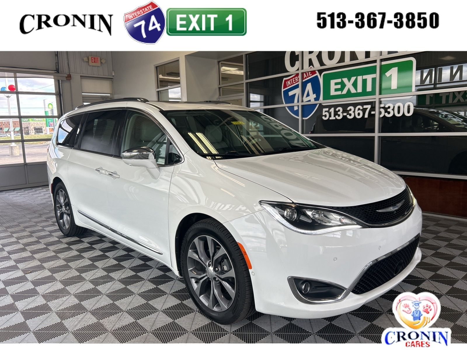 2018 Chrysler Pacifica Limited's photo