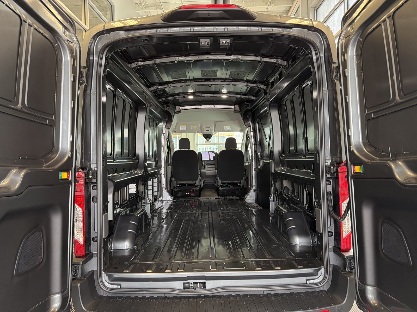 2026 Ford Transit Van Base - Photo 10