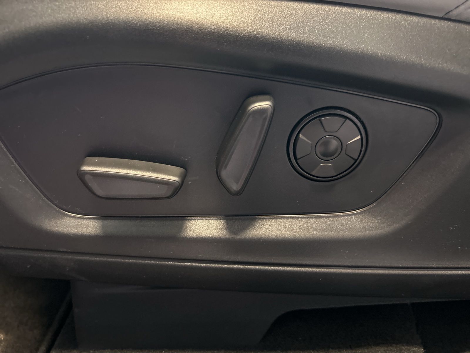 2026 Ford Explorer Platinum - Photo 21