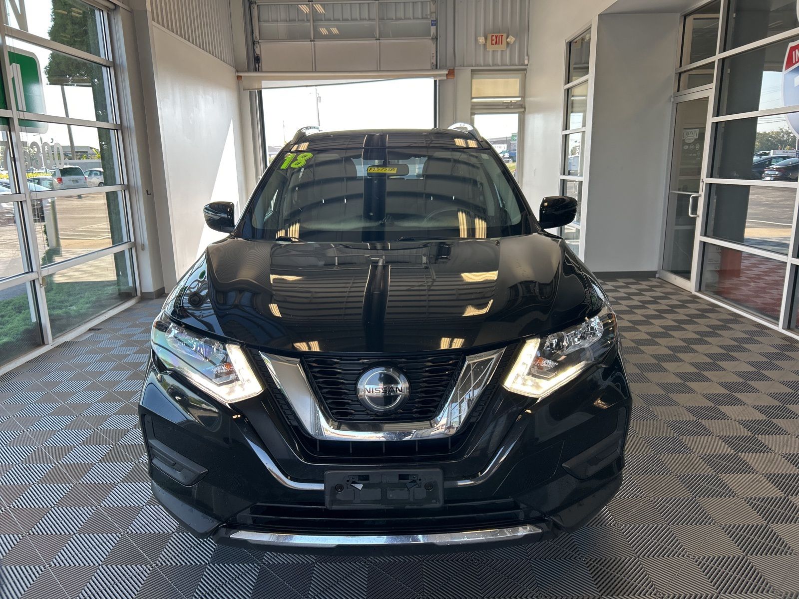 Used 2018 Nissan Rogue SV with VIN JN8AT2MV8JW311773 for sale in Harrison, OH