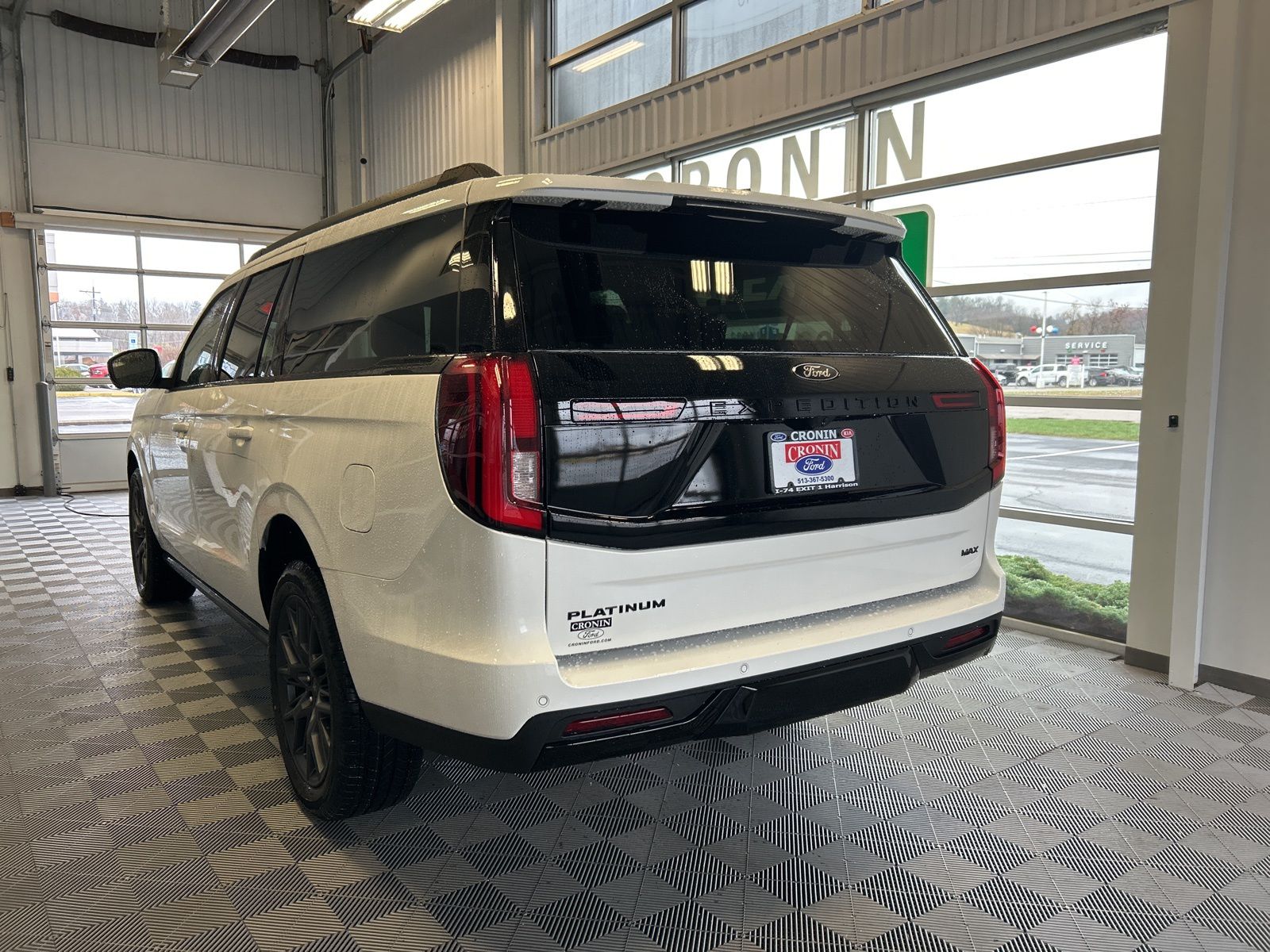 2025 Ford Expedition MAX Platinum photo 4