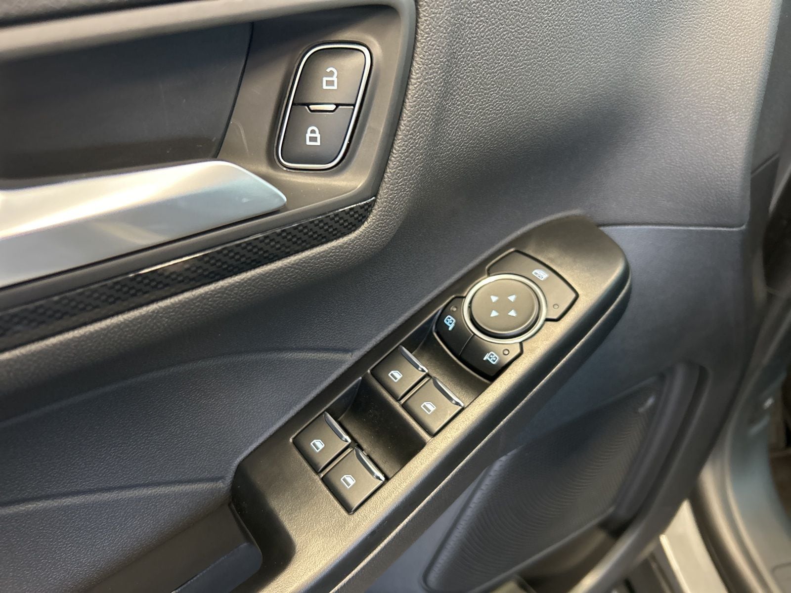 2026 Ford Escape ST-Line - Photo 13
