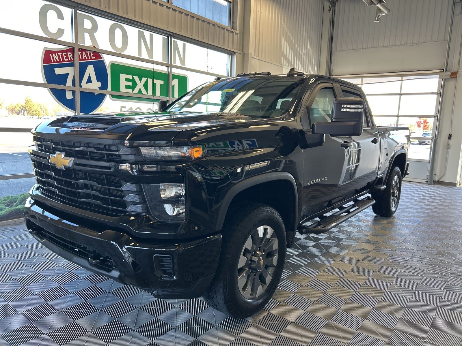 2024 Chevrolet Silverado 2500HD Custom photo 3