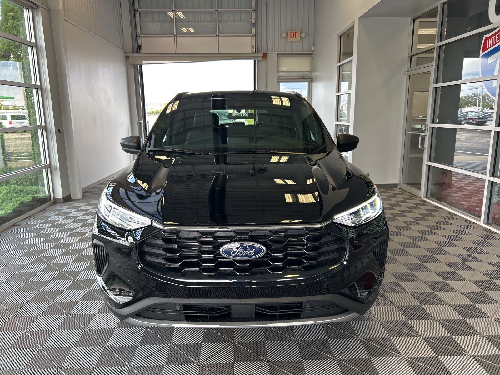2026 Ford Escape ST-Line photo 2