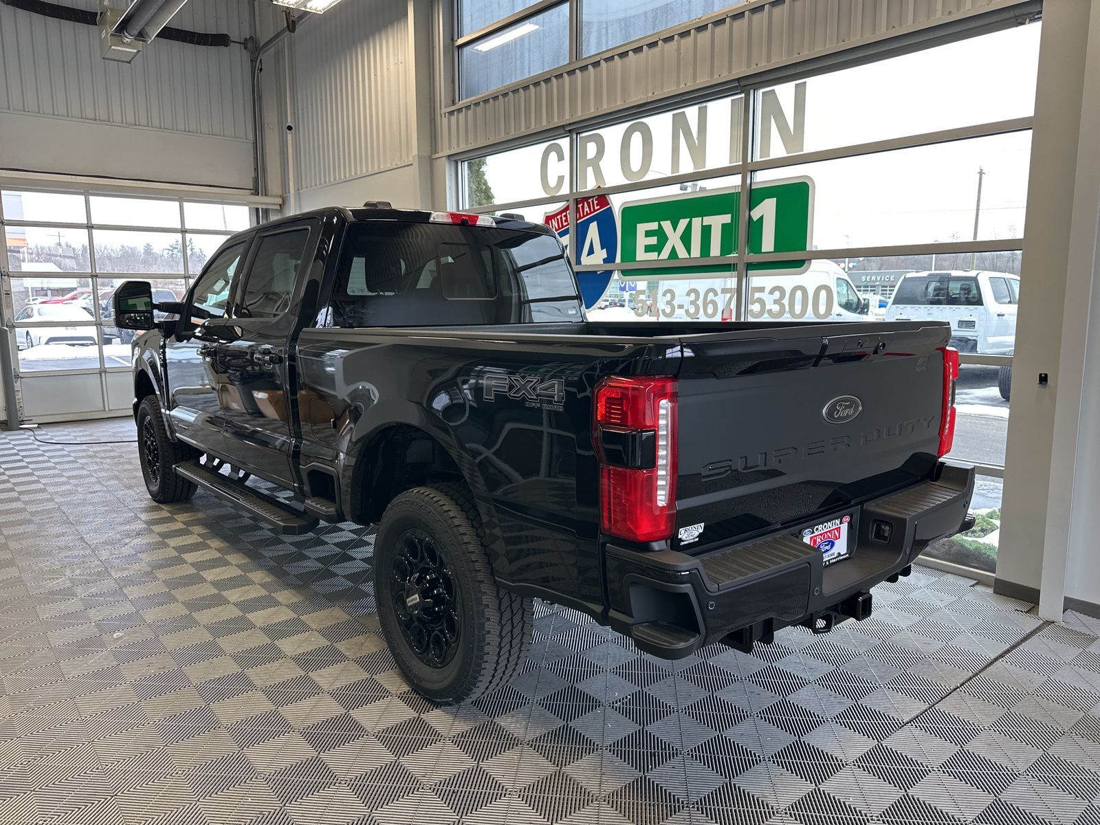 2025 Ford F-250 Lariat photo 4