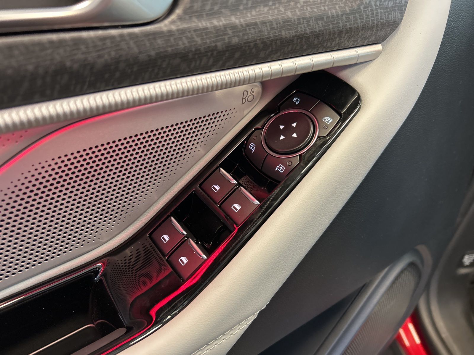 2026 Ford Explorer Platinum - Photo 18