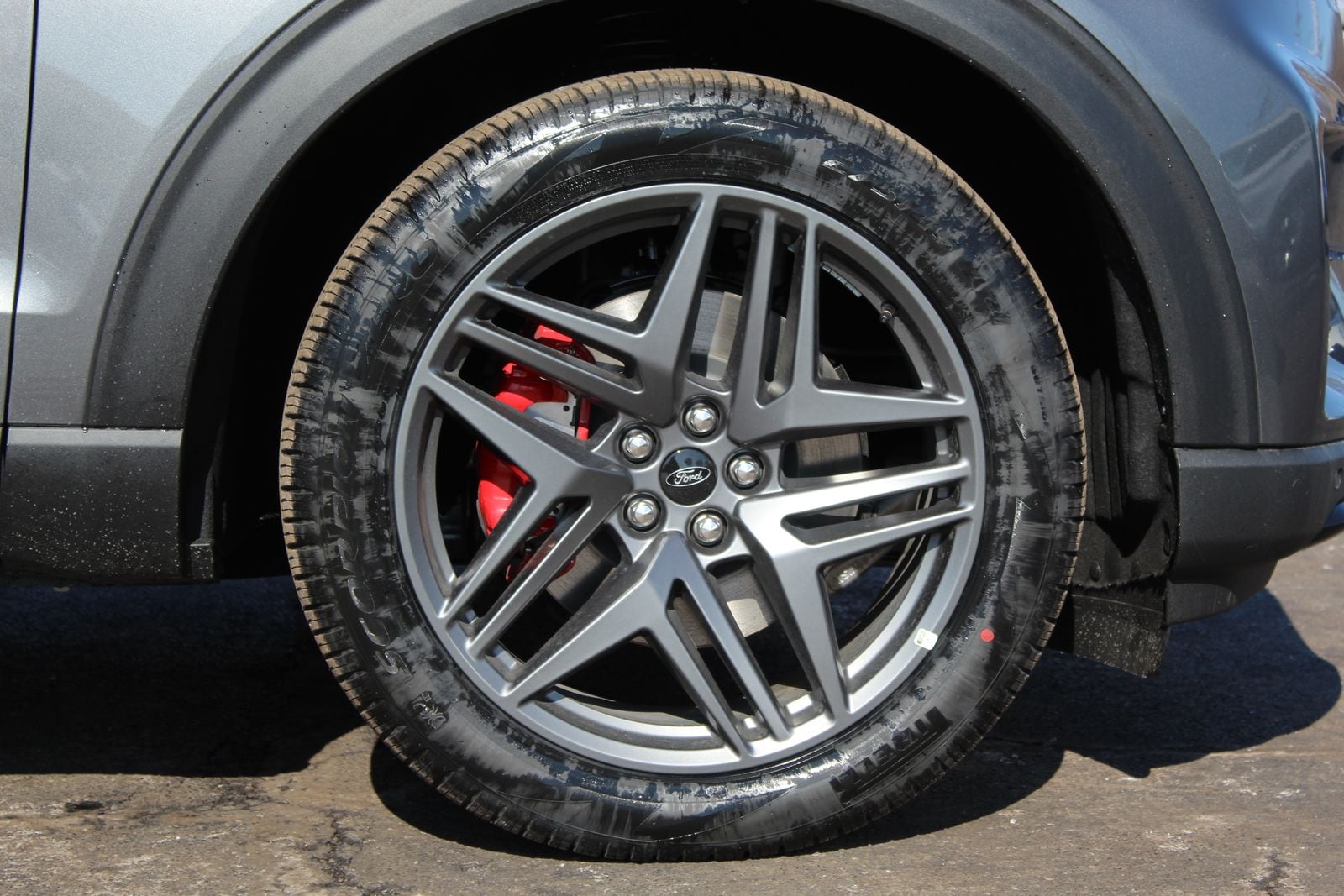 2026 Ford Explorer ST - Photo 28