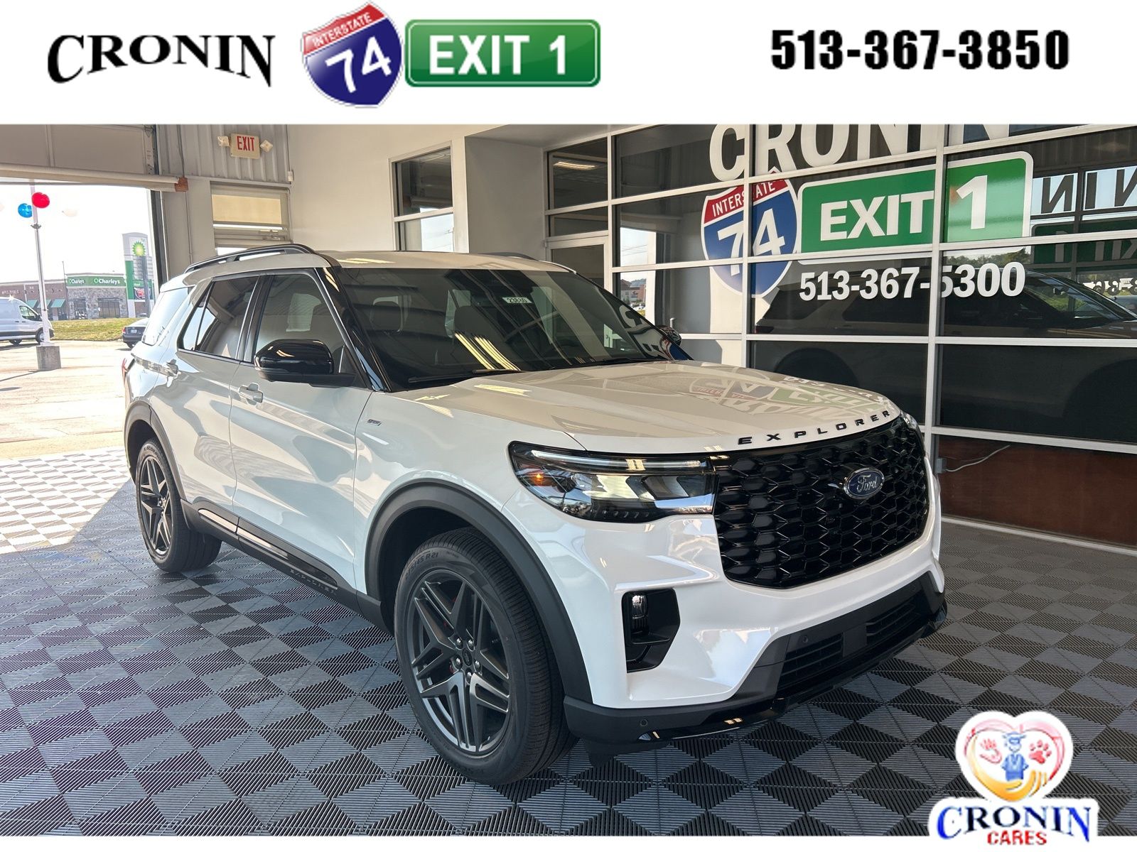 2025 Ford Explorer ST-LINE's photo