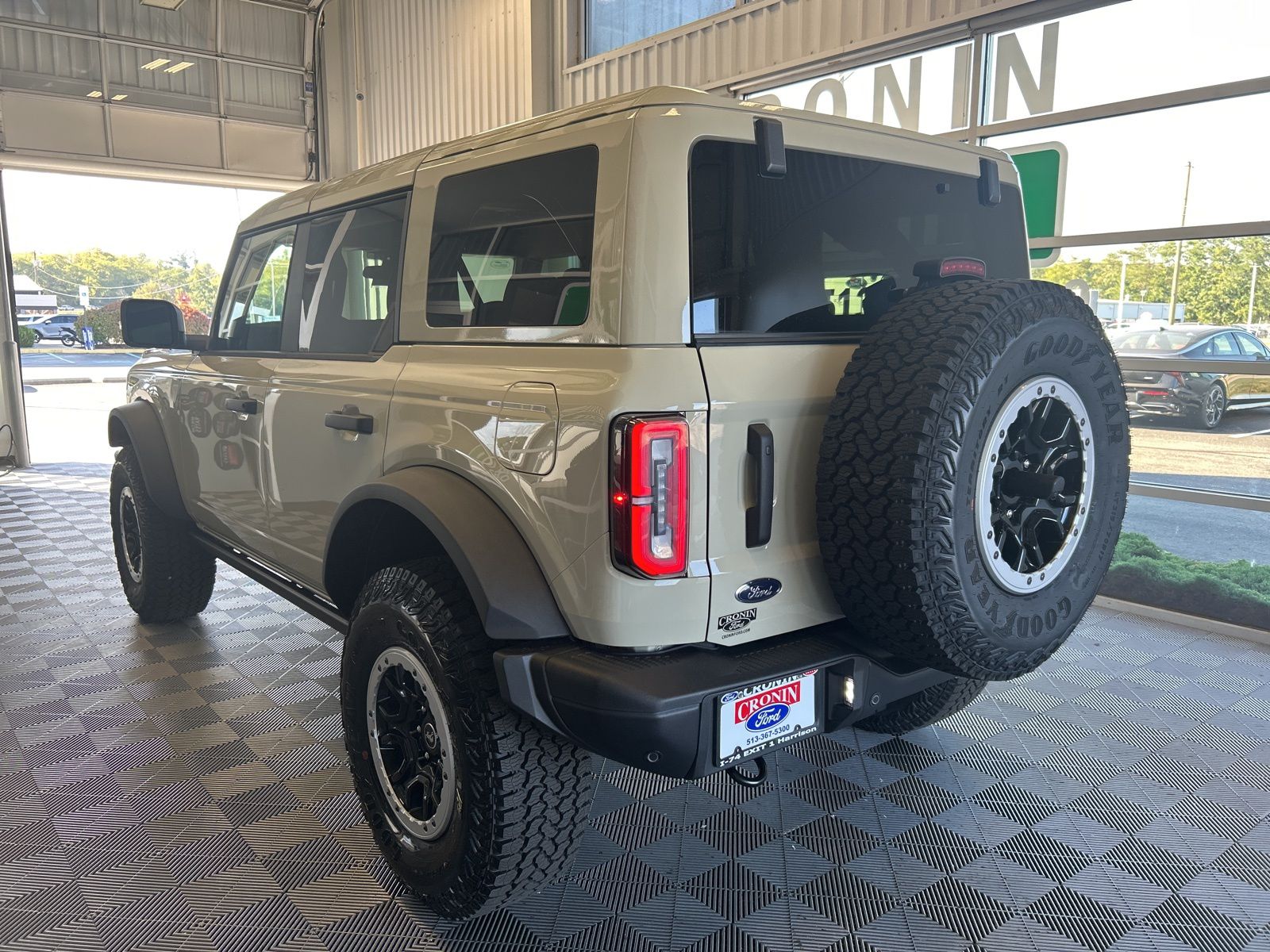 2025 Ford Bronco Badlands photo 3
