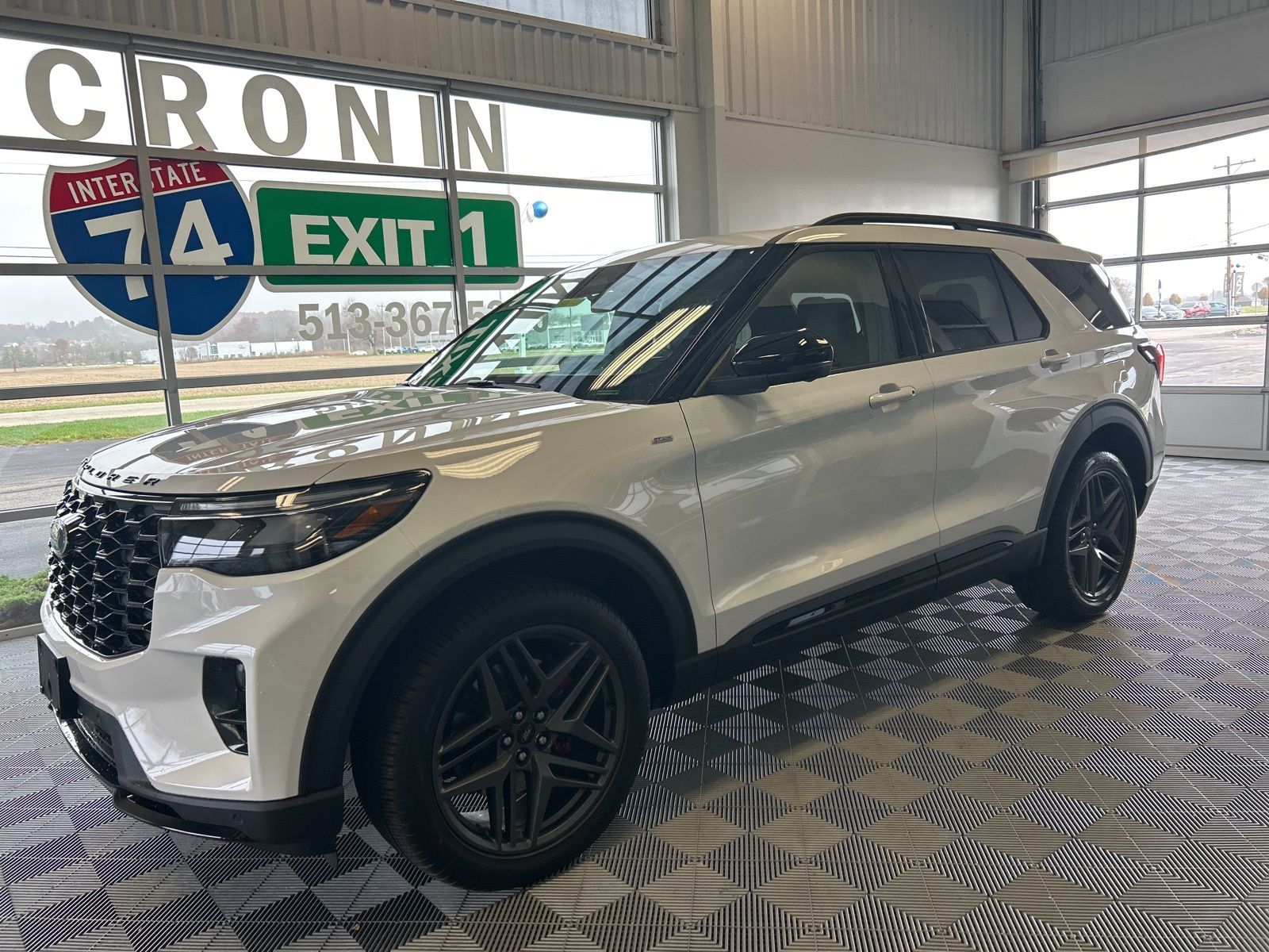 2026 Ford Explorer ST-Line photo 3