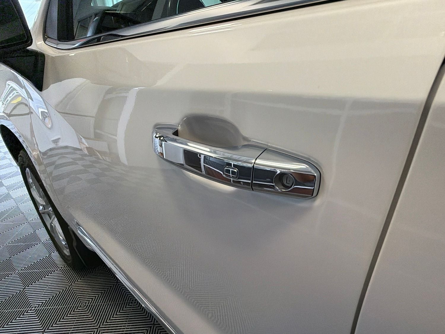 2023 Chevrolet Silverado 1500 High Country - Photo 10
