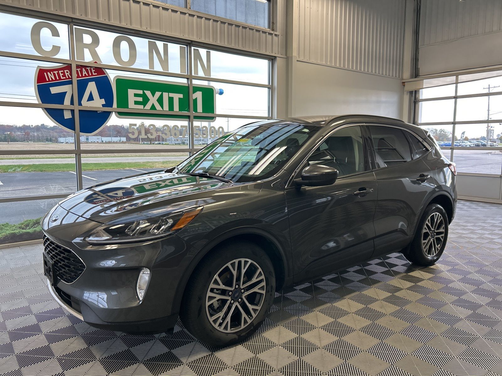 2020 Ford Escape SEL photo 3