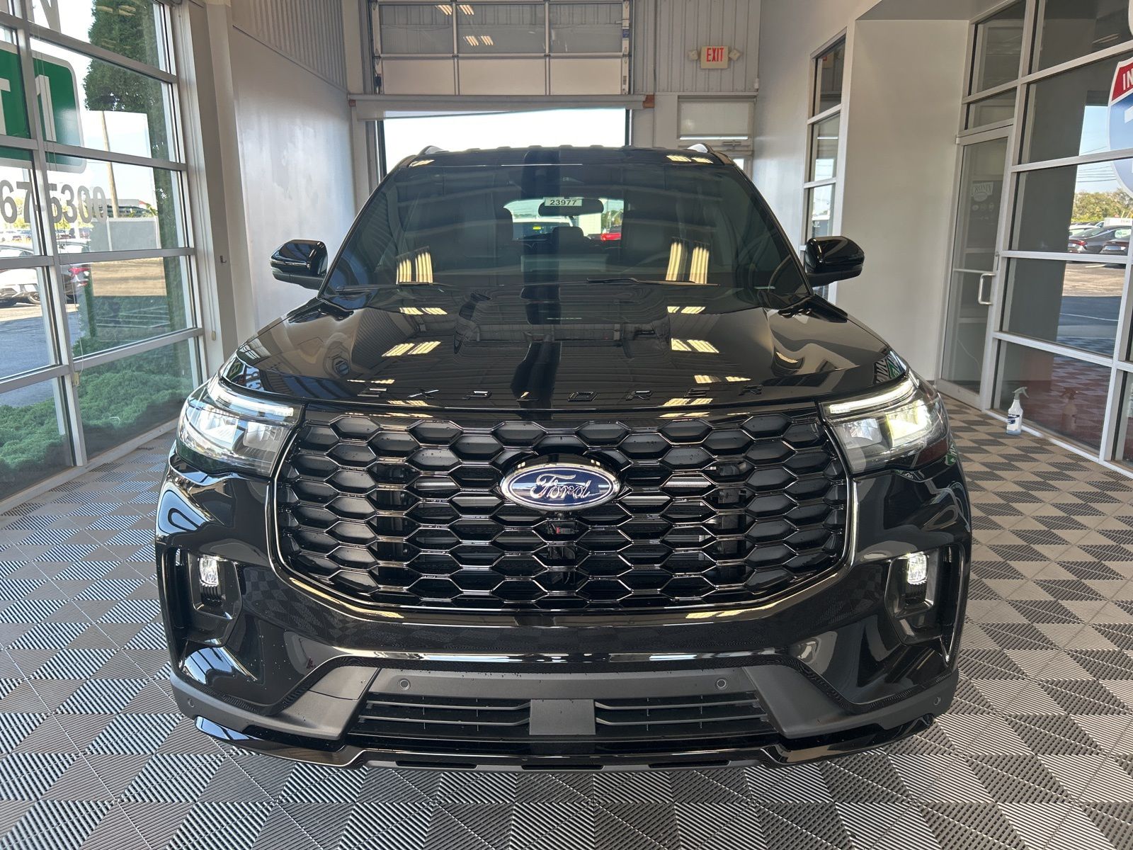 2025 Ford Explorer ST-Line photo 2