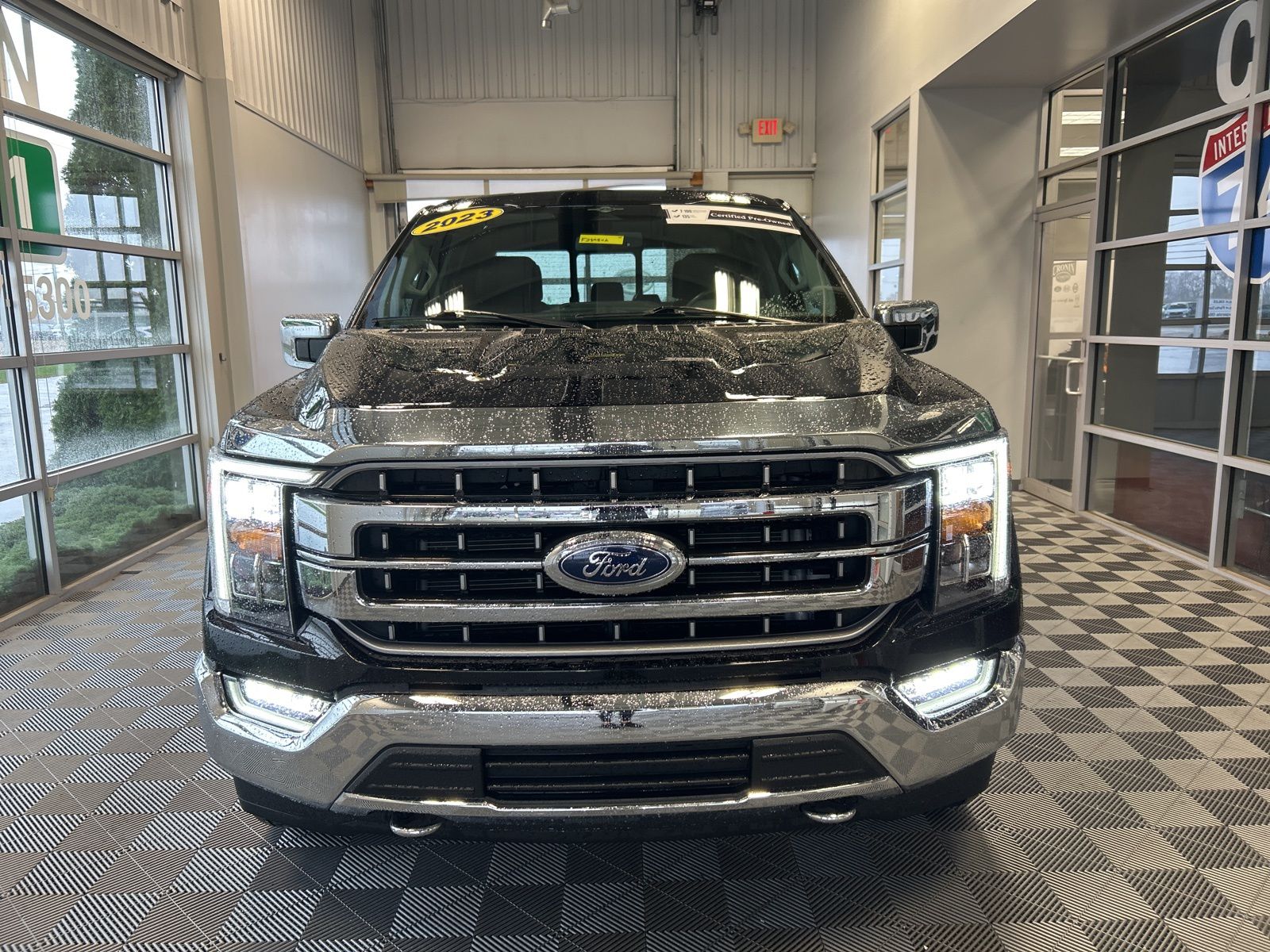 2023 Ford F-150 Lariat photo 2
