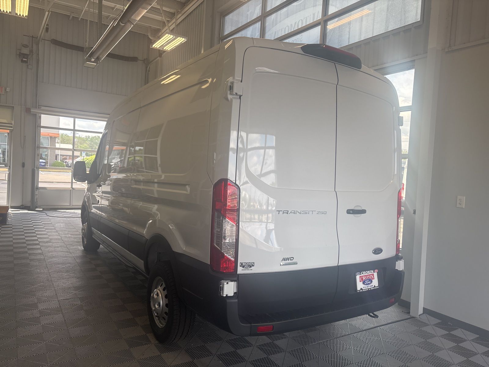 2025 Ford Transit photo 4
