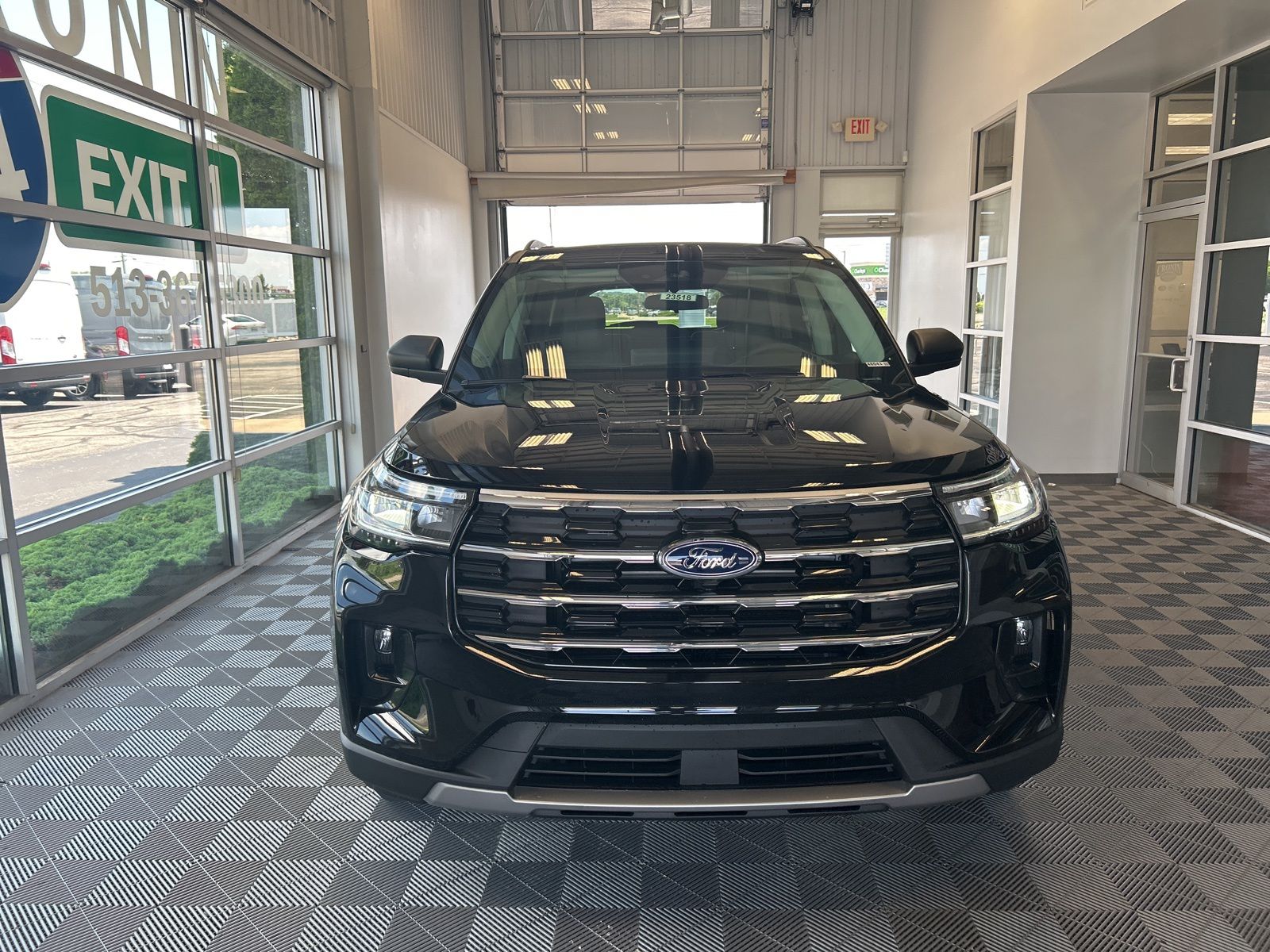 2025 Ford Explorer photo 2