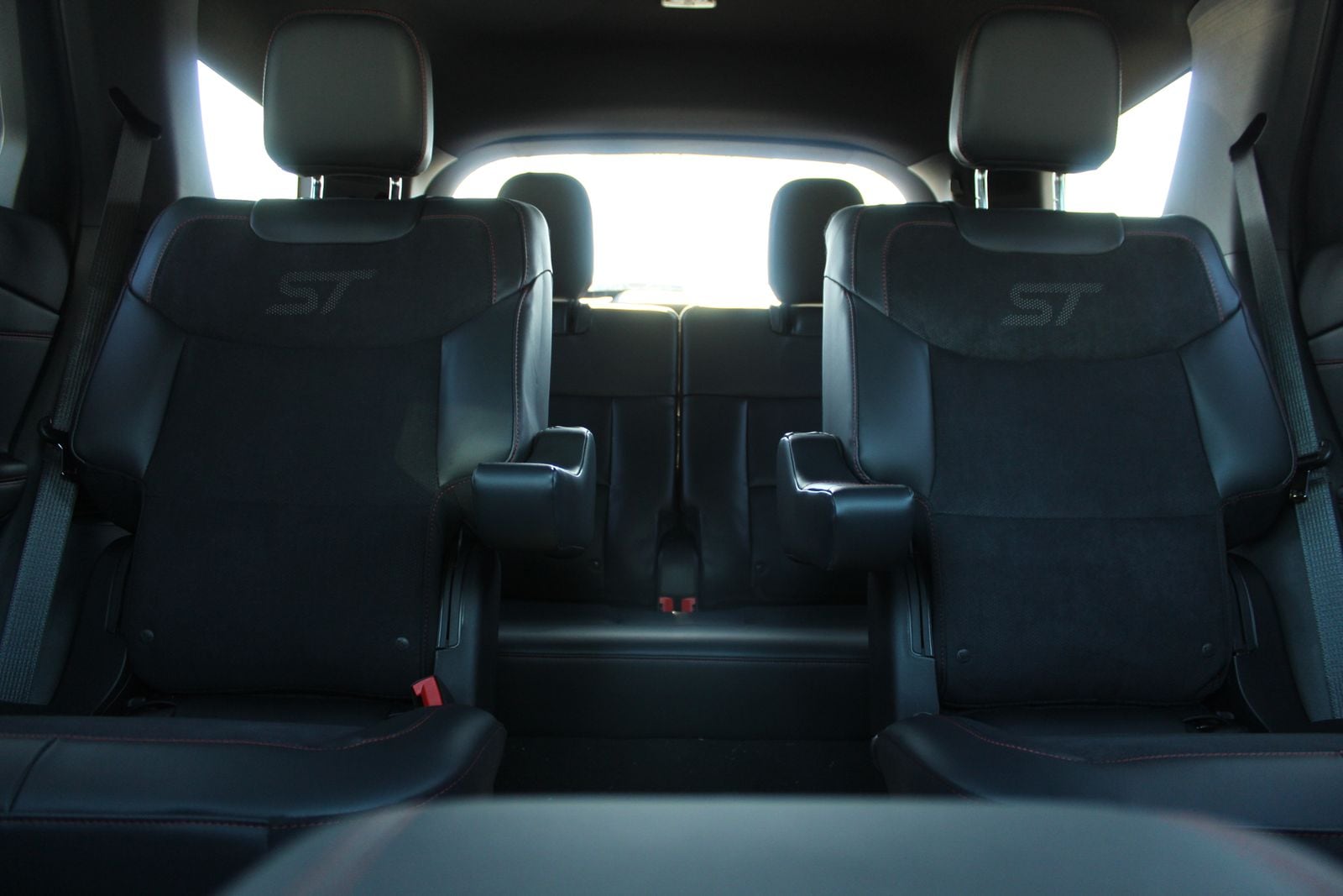 2026 Ford Explorer ST - Photo 13