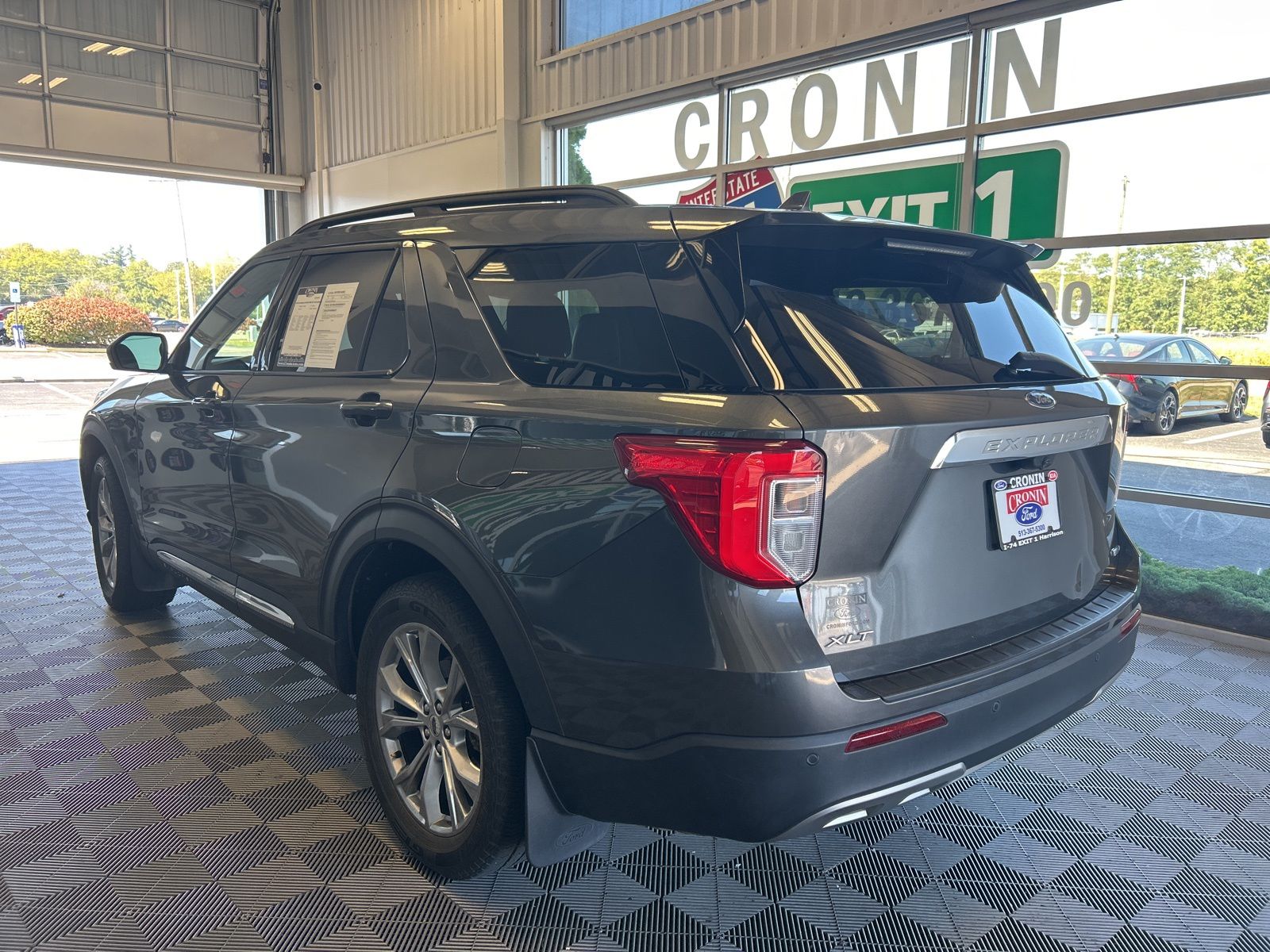 2020 Ford Explorer XLT photo 3