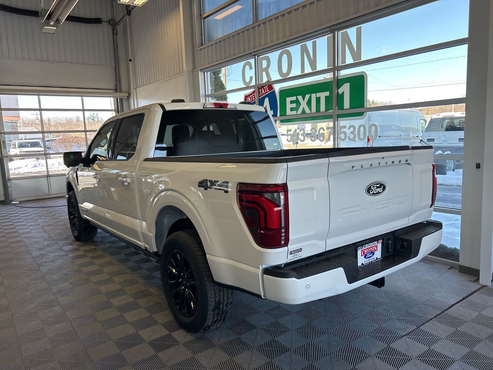 2025 Ford F-150 Platinum photo 4