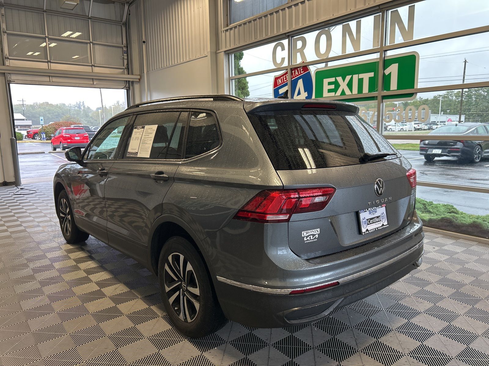 2022 Volkswagen Tiguan S photo 3