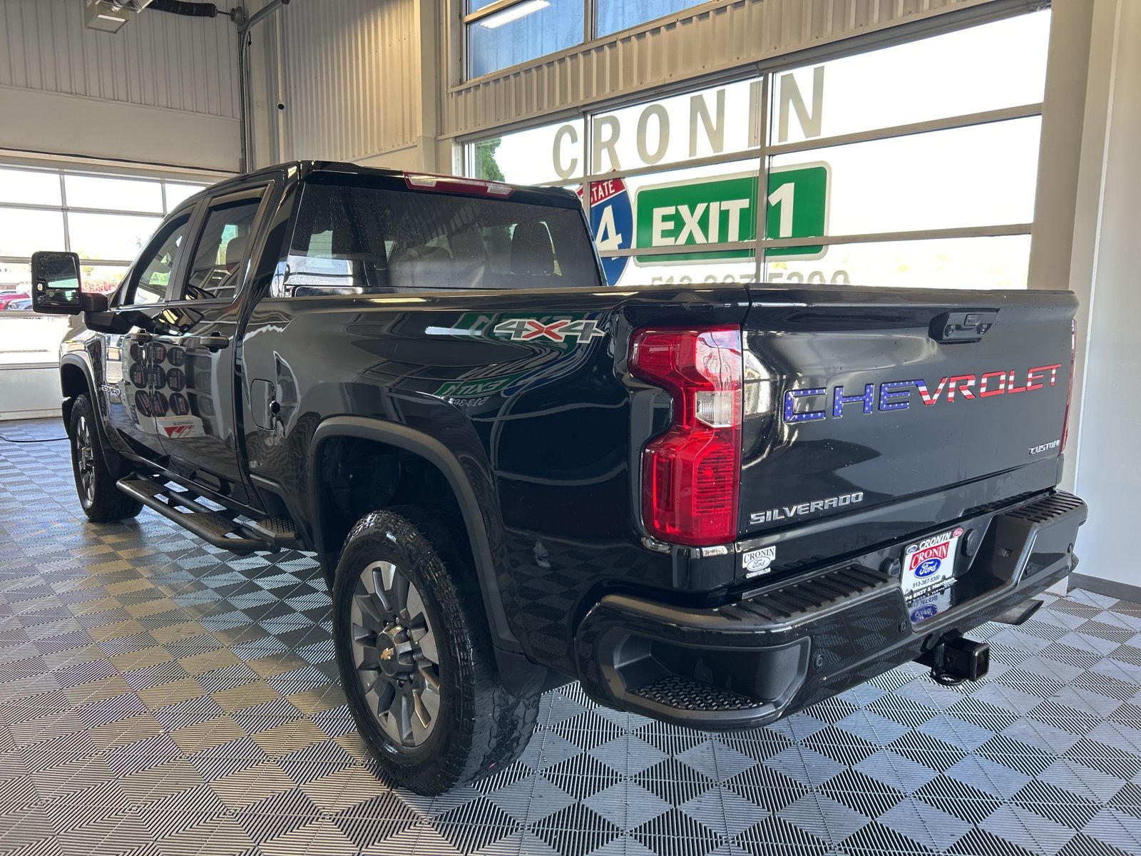 2024 Chevrolet Silverado 2500HD Custom photo 4