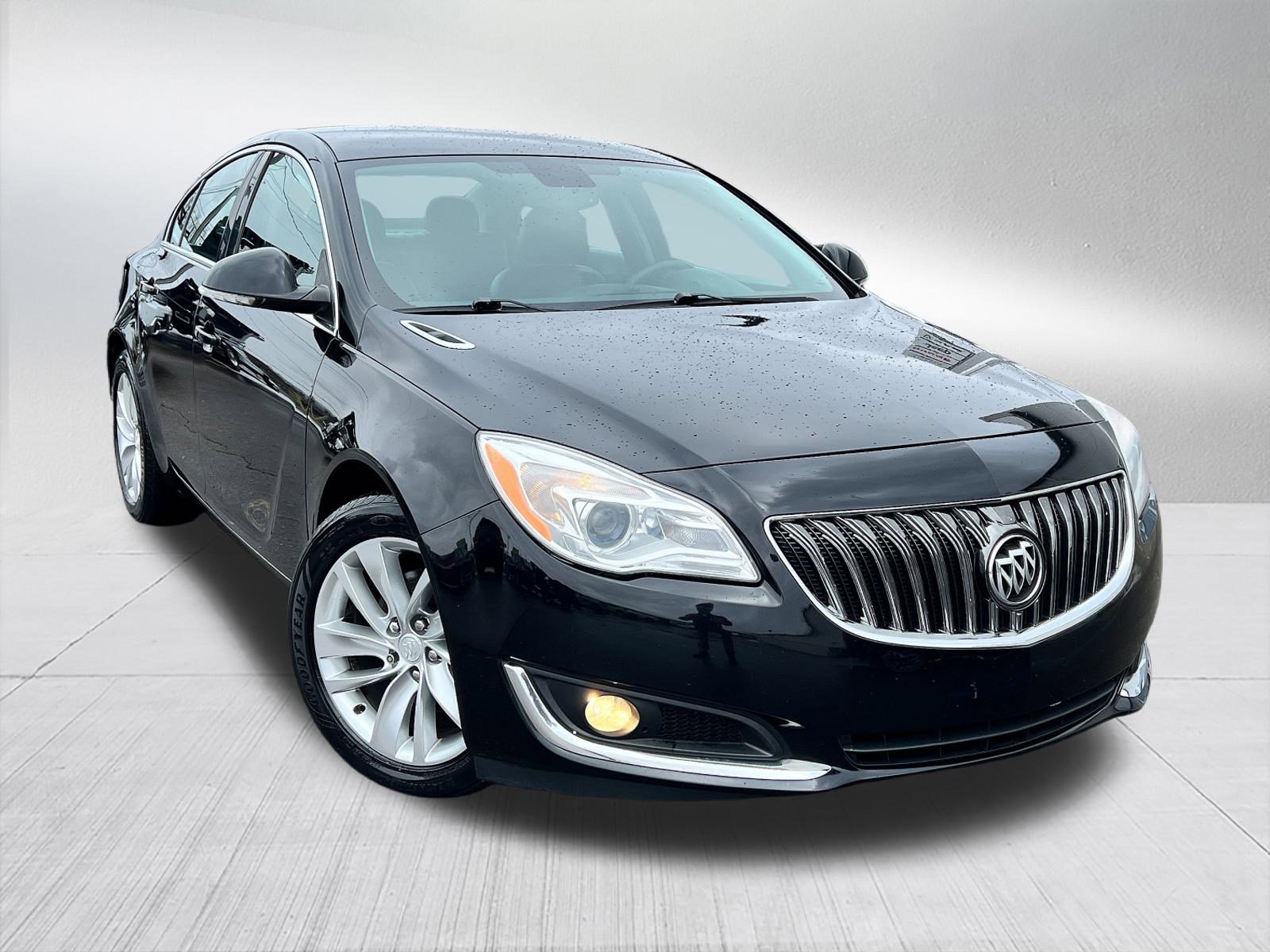 2015 Buick Regal photo 2