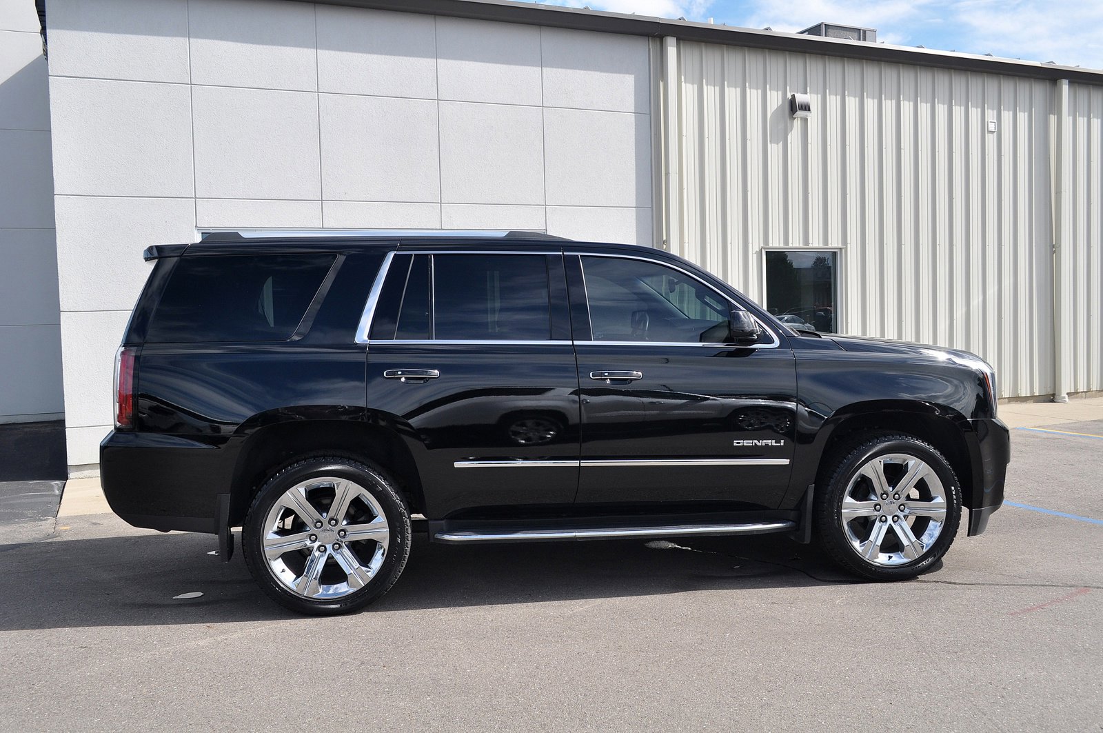 Used 2020 GMC Yukon Denali with VIN 1GKS2CKJ7LR274150 for sale in Hillsdale, MI