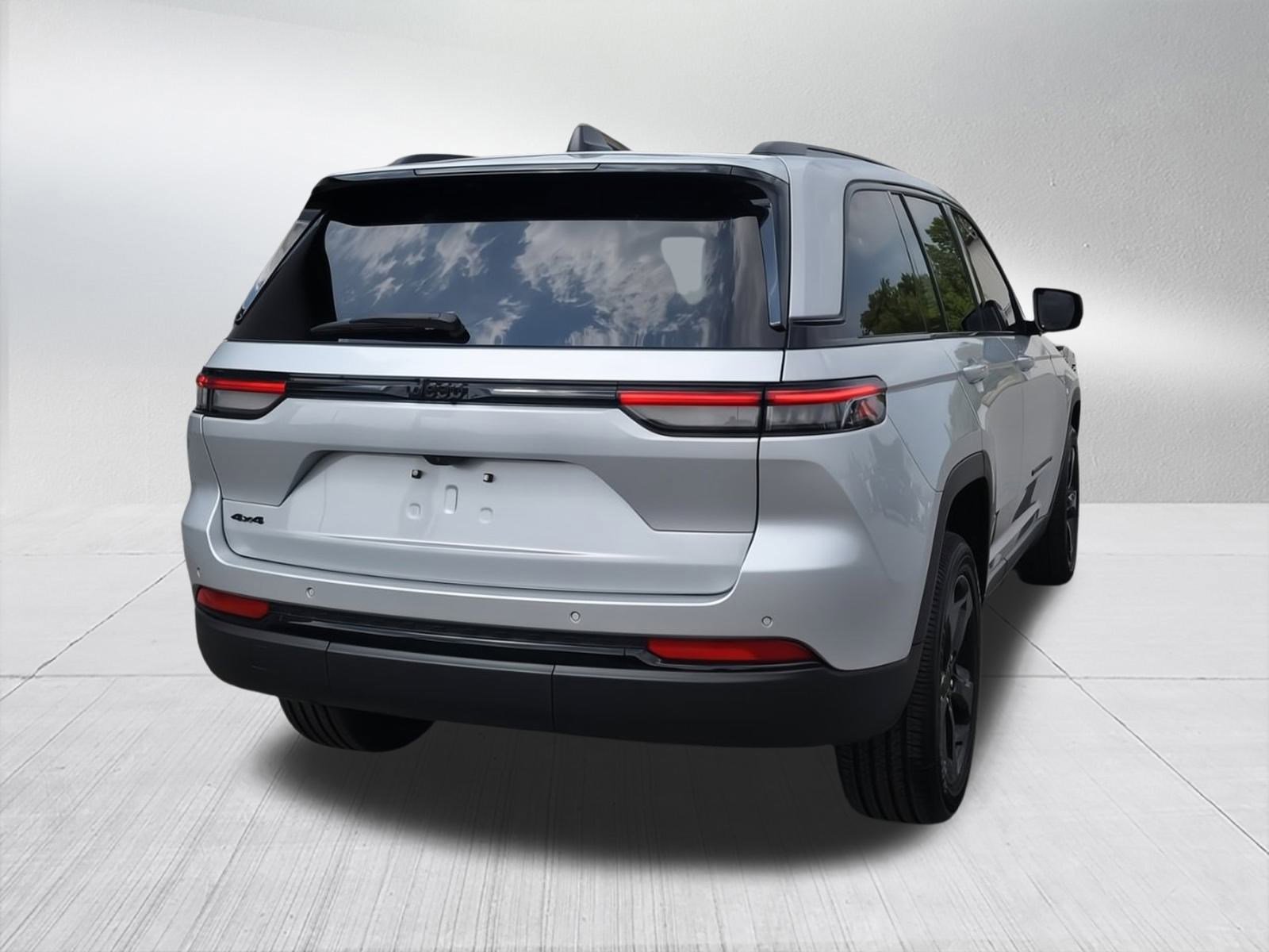 2023 Jeep Grand Cherokee Altitude X photo 3