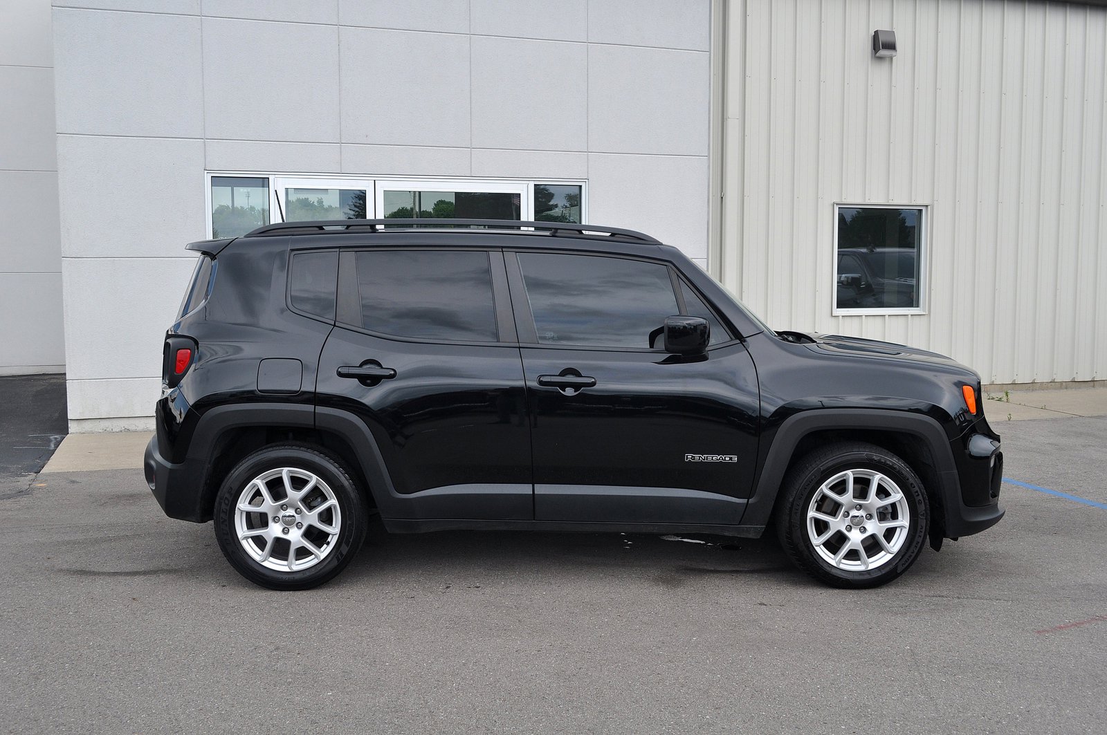 Used 2020 Jeep Renegade Latitude with VIN ZACNJABB9LPL30013 for sale in Hillsdale, MI