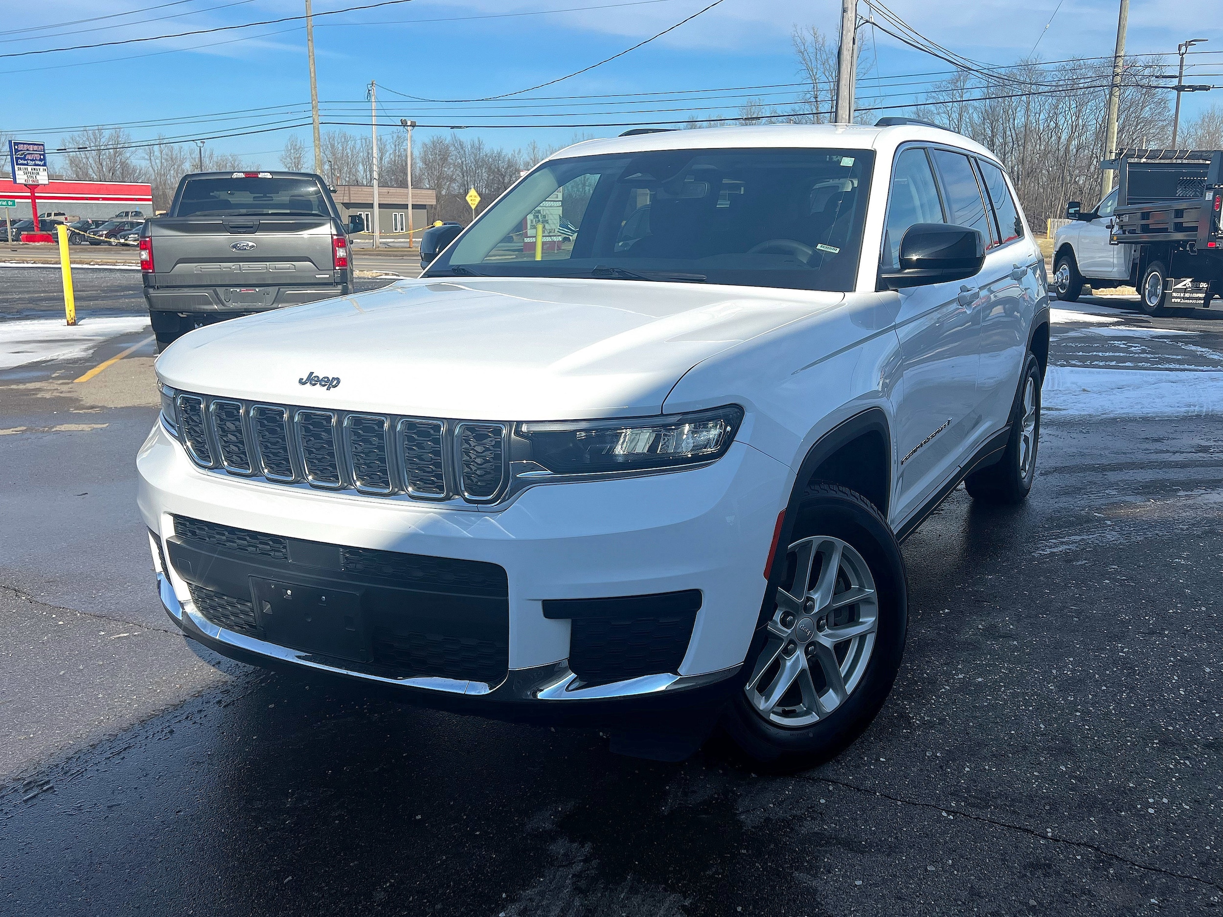 2023 Jeep Grand Cherokee L Laredo's photo