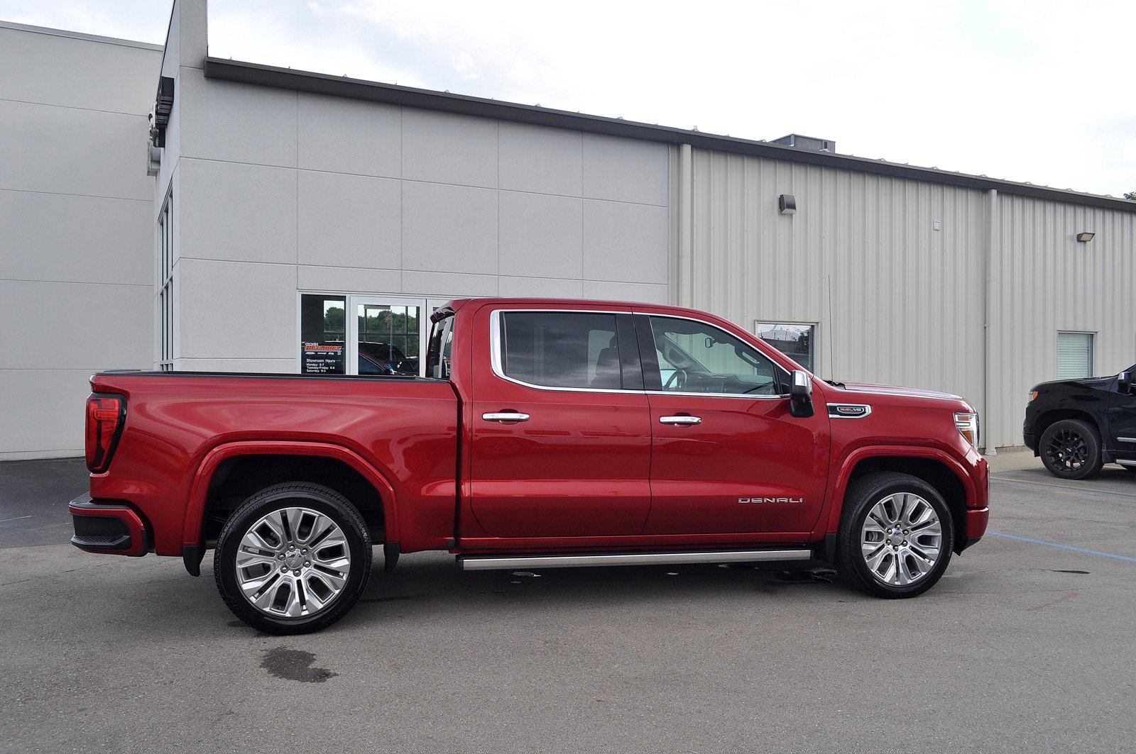 Used 2021 GMC Sierra 1500 Denali Denali with VIN 1GTU9FELXMZ421738 for sale in Hillsdale, MI