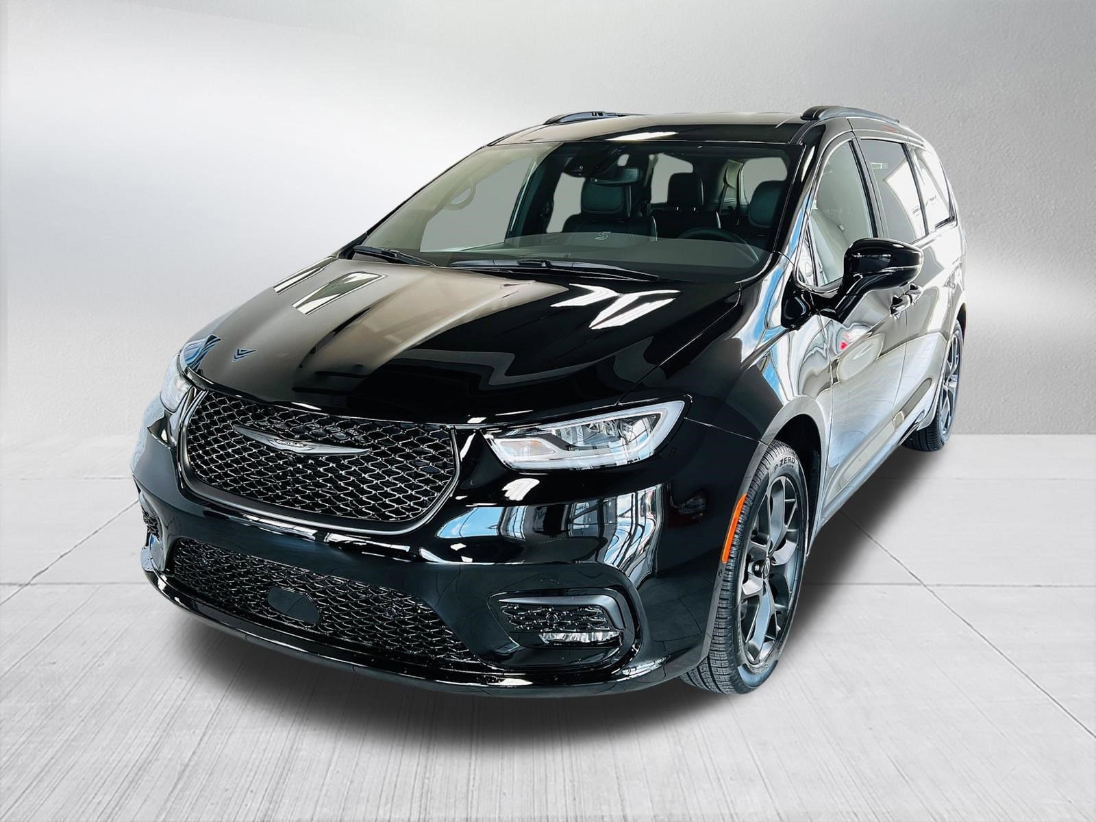 2026 Chrysler Pacifica Passenger Van 