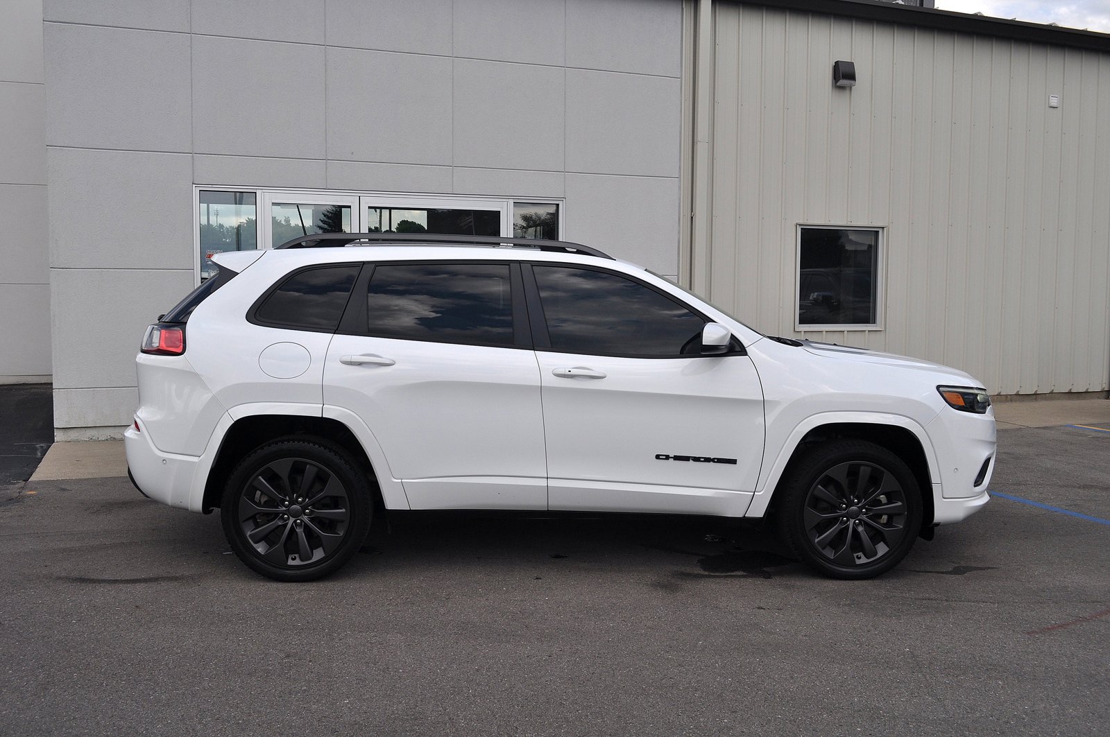 Used 2021 Jeep Cherokee High Altitude with VIN 1C4PJMDN9MD166394 for sale in Hillsdale, MI