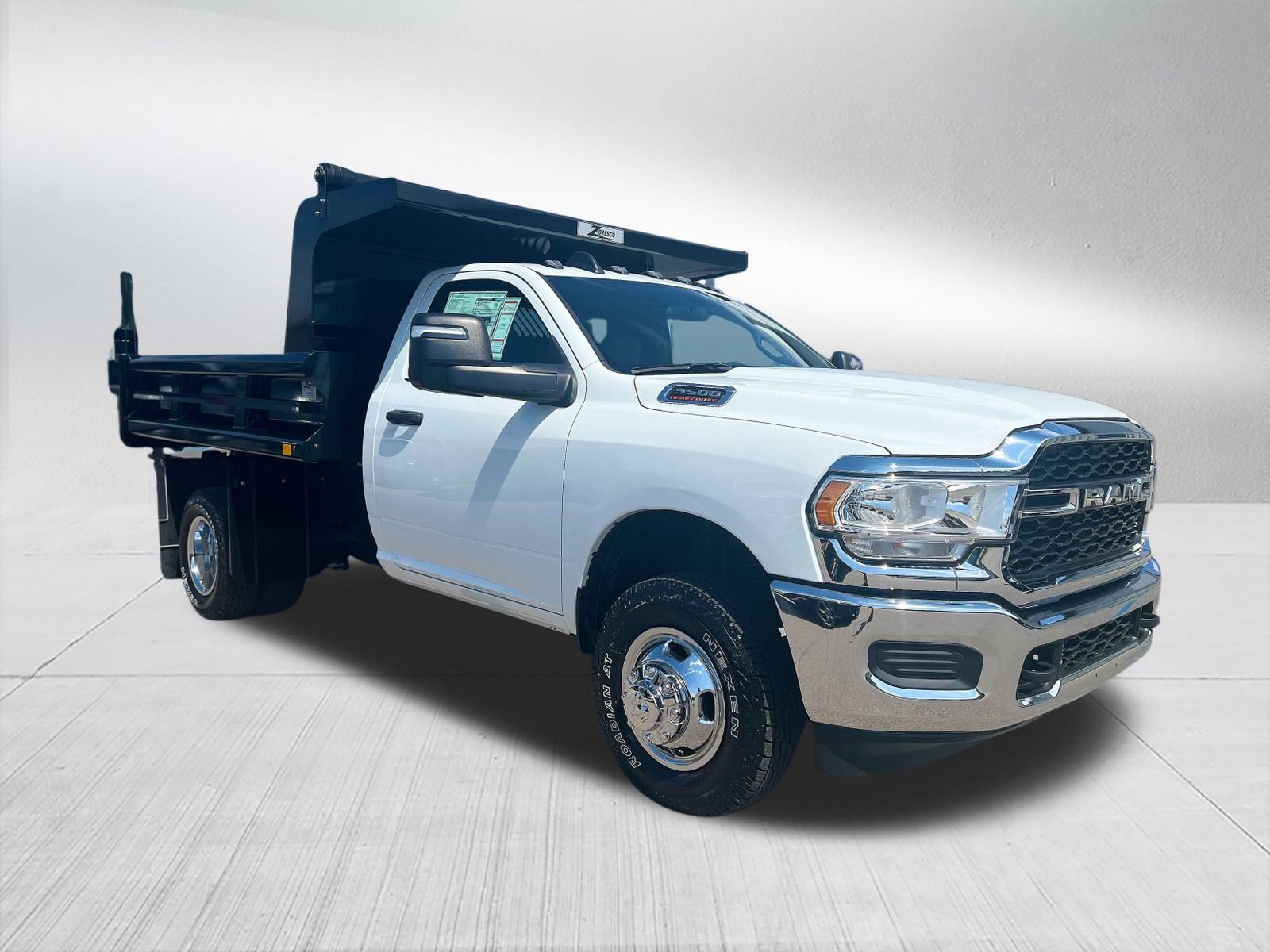 2024 Ram 3500 Tradesman photo 2