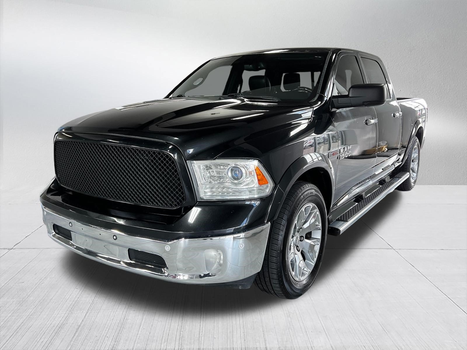 2016 RAM 1500 Limited Crew Cab 4x4 6'4" Box's photo