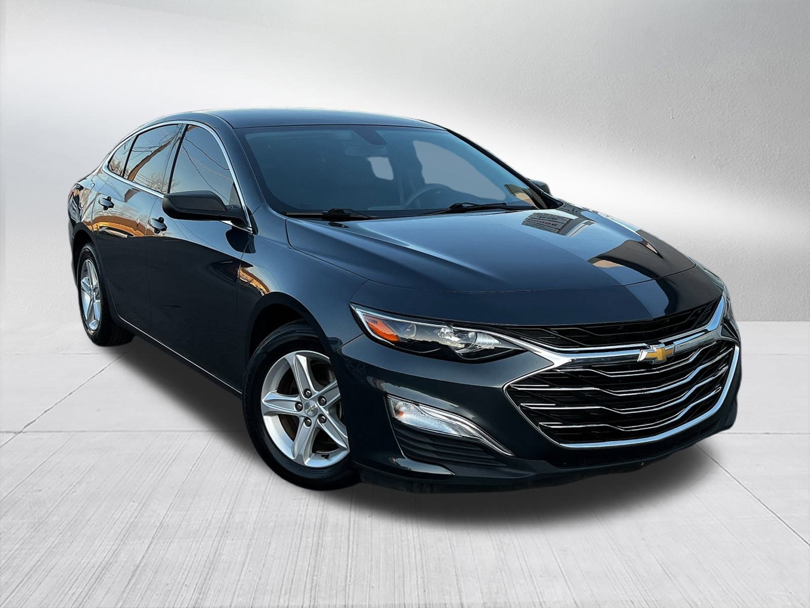 Used 2021 Chevrolet Malibu 1LS with VIN 1G1ZB5ST9MF040126 for sale in Hillsdale, MI