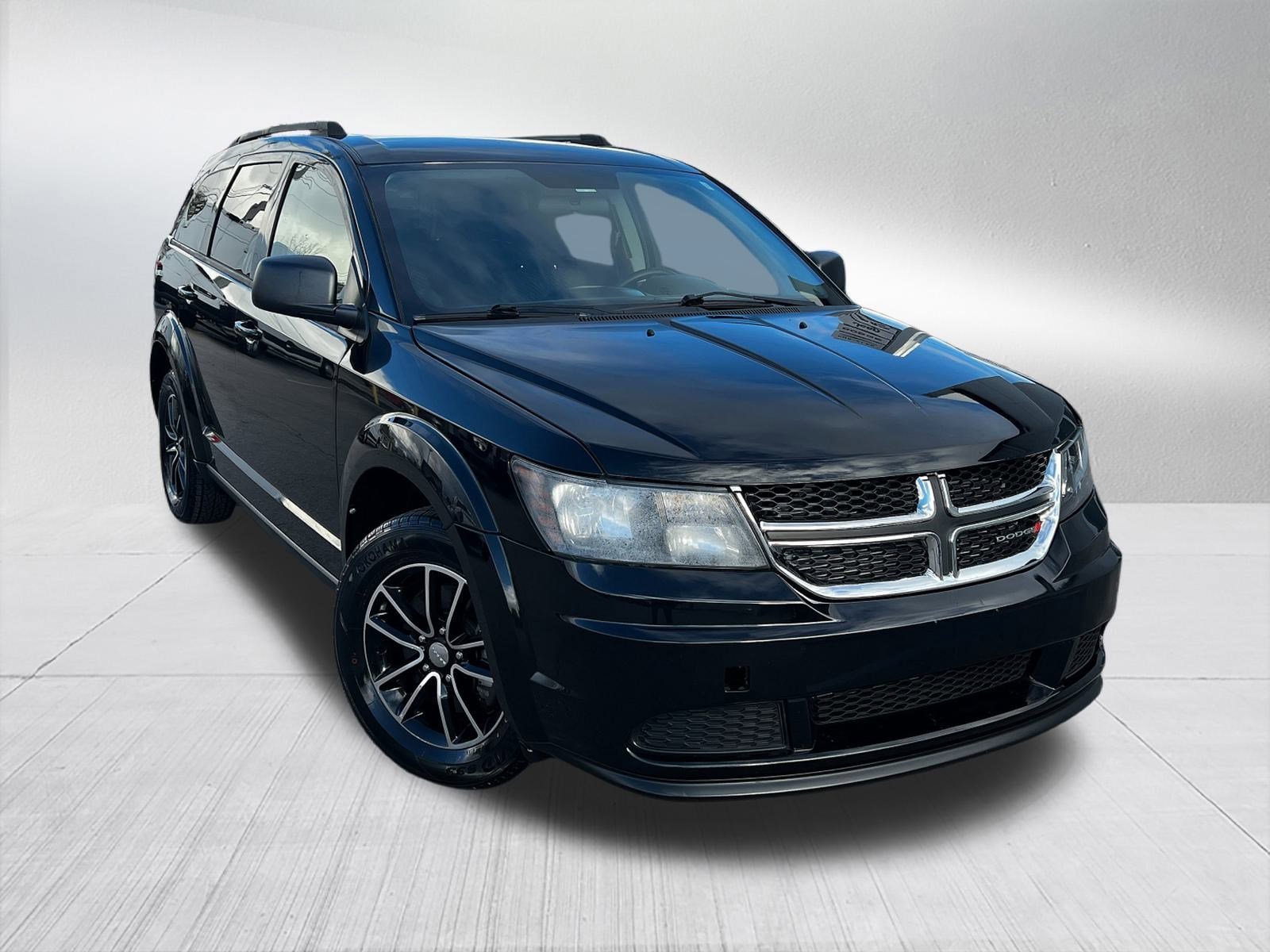 Used 2017 Dodge Journey SE with VIN 3C4PDCAB7HT682989 for sale in Hillsdale, MI