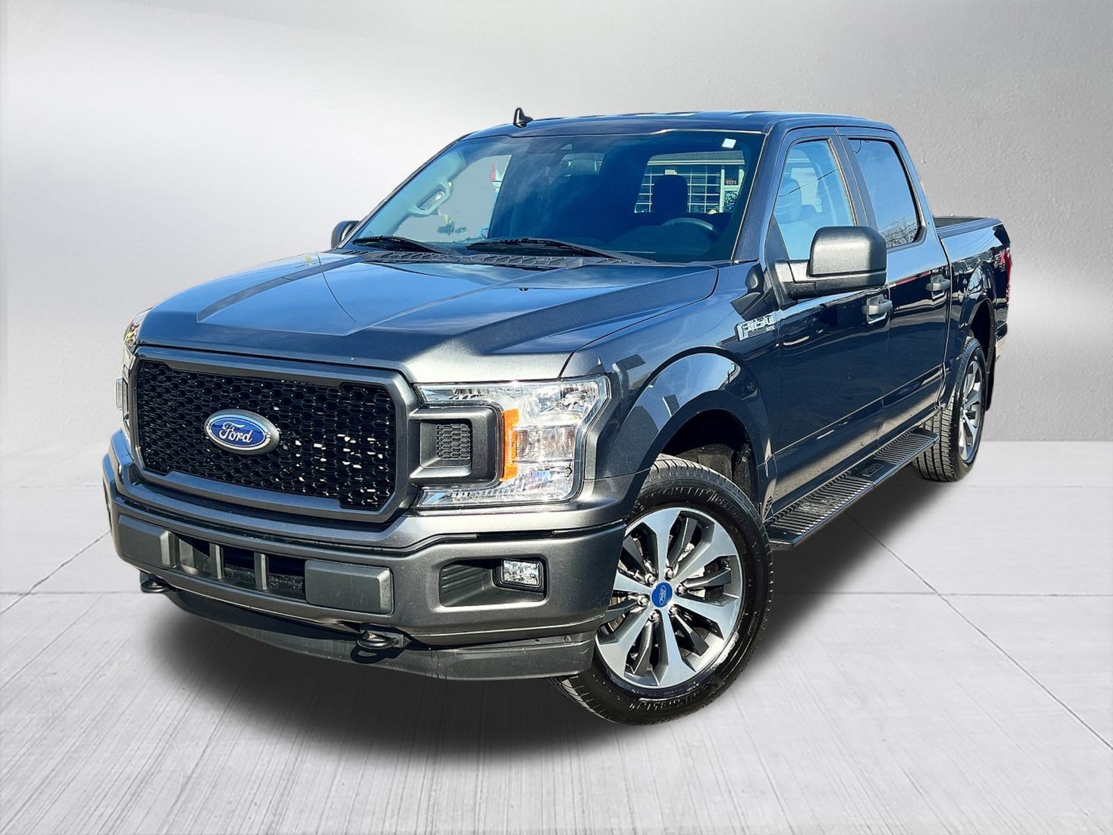 2020 Ford F-150 XL's photo
