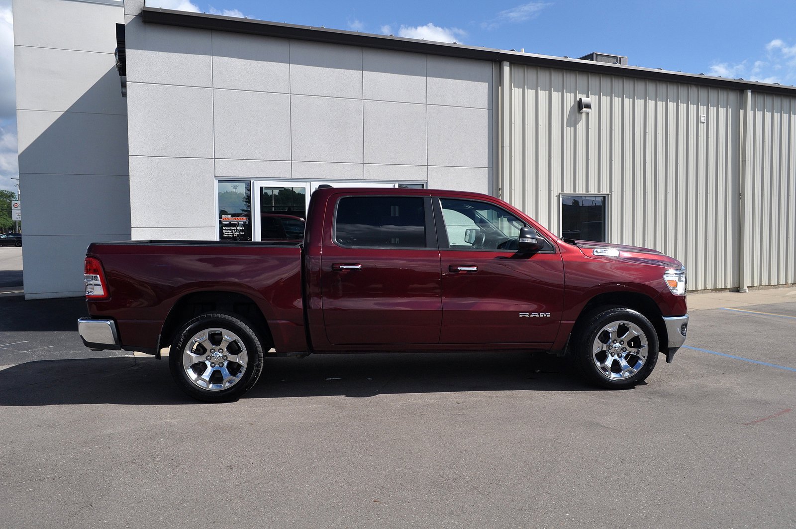 Used 2019 RAM Ram 1500 Pickup Big Horn/Lone Star with VIN 1C6SRFFT0KN919500 for sale in Hillsdale, MI