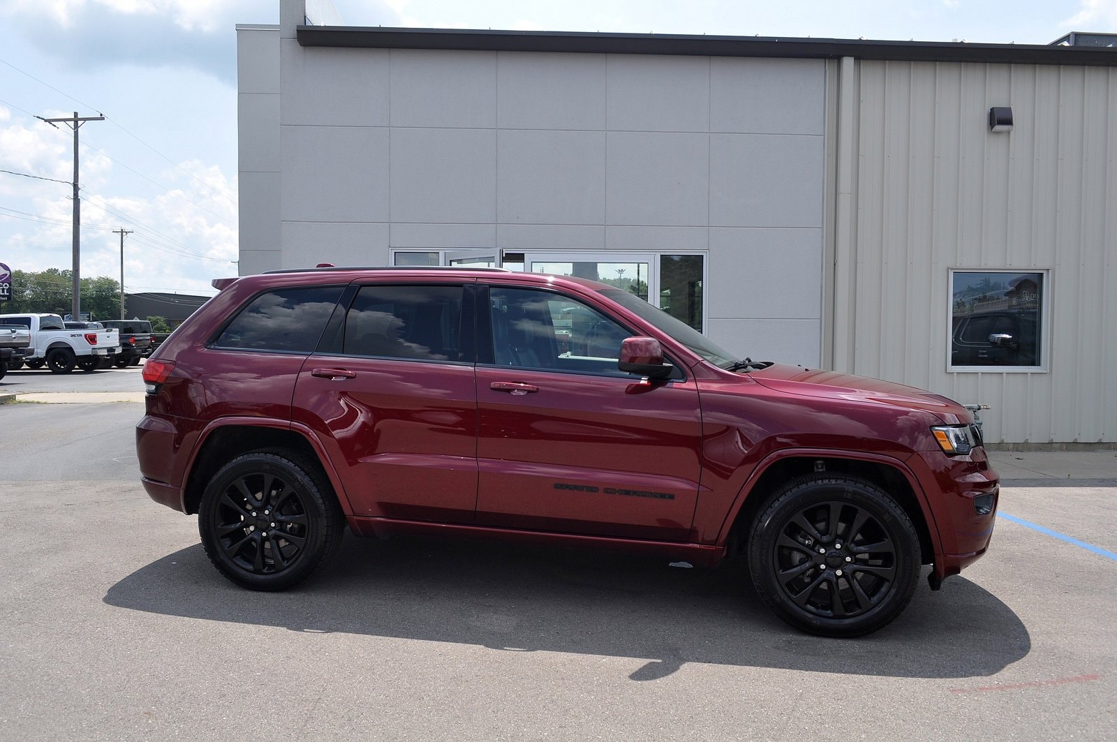 Used 2019 Jeep Grand Cherokee Altitude with VIN 1C4RJFAG2KC602063 for sale in Hillsdale, MI